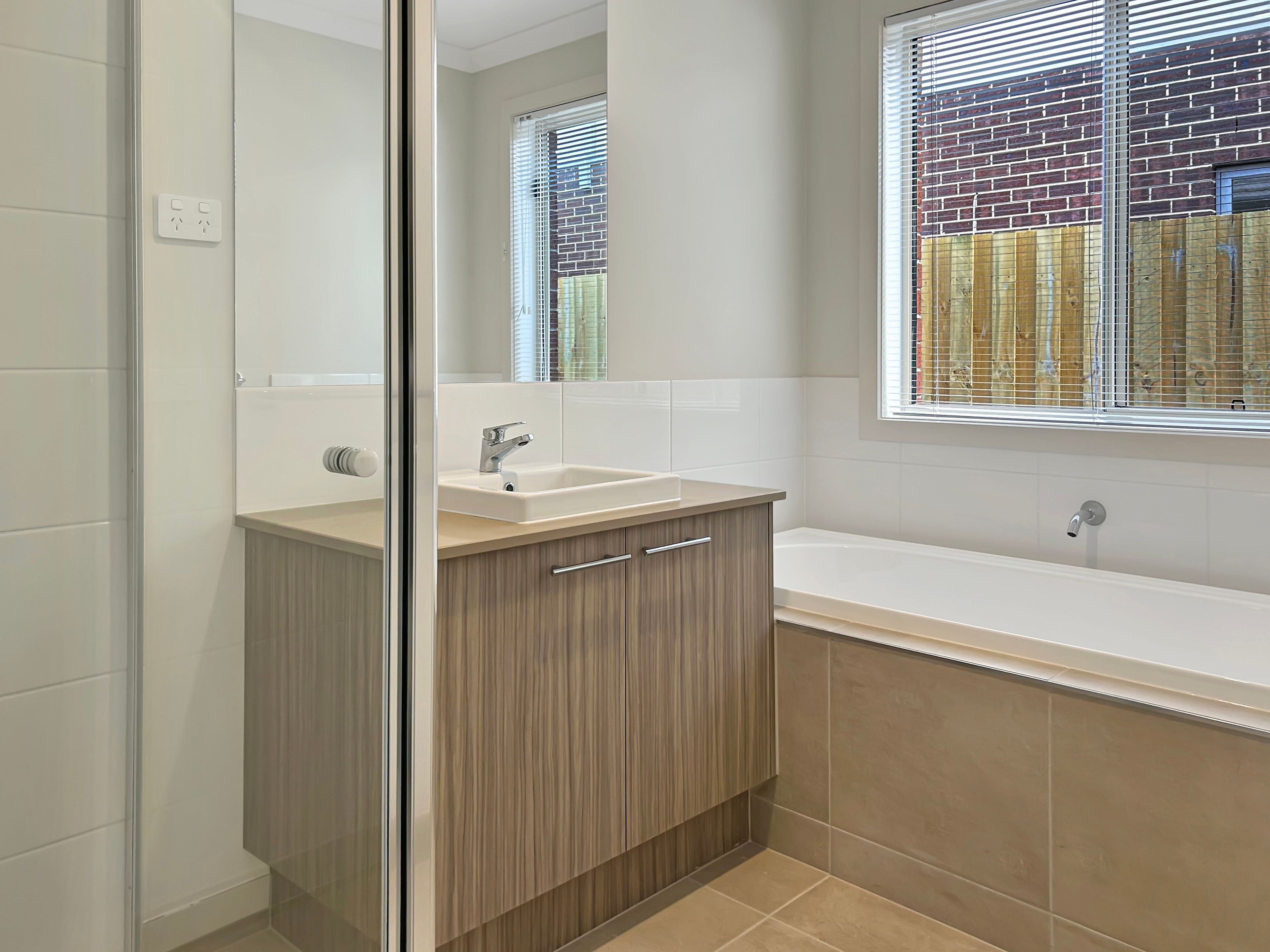 61 Parkrise Boulevard — photo 4 of 5
