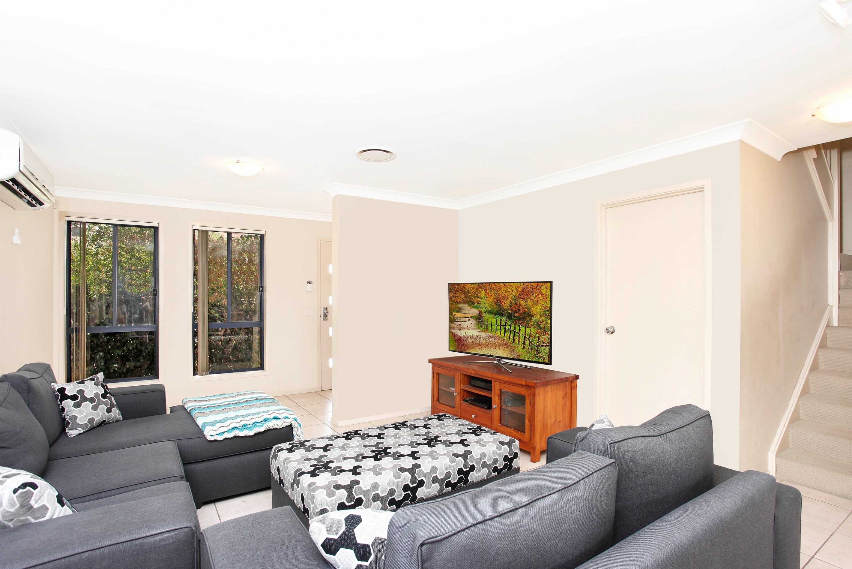 76 Coffs Harbour Avenue, Hoxton Park, NSW 2171