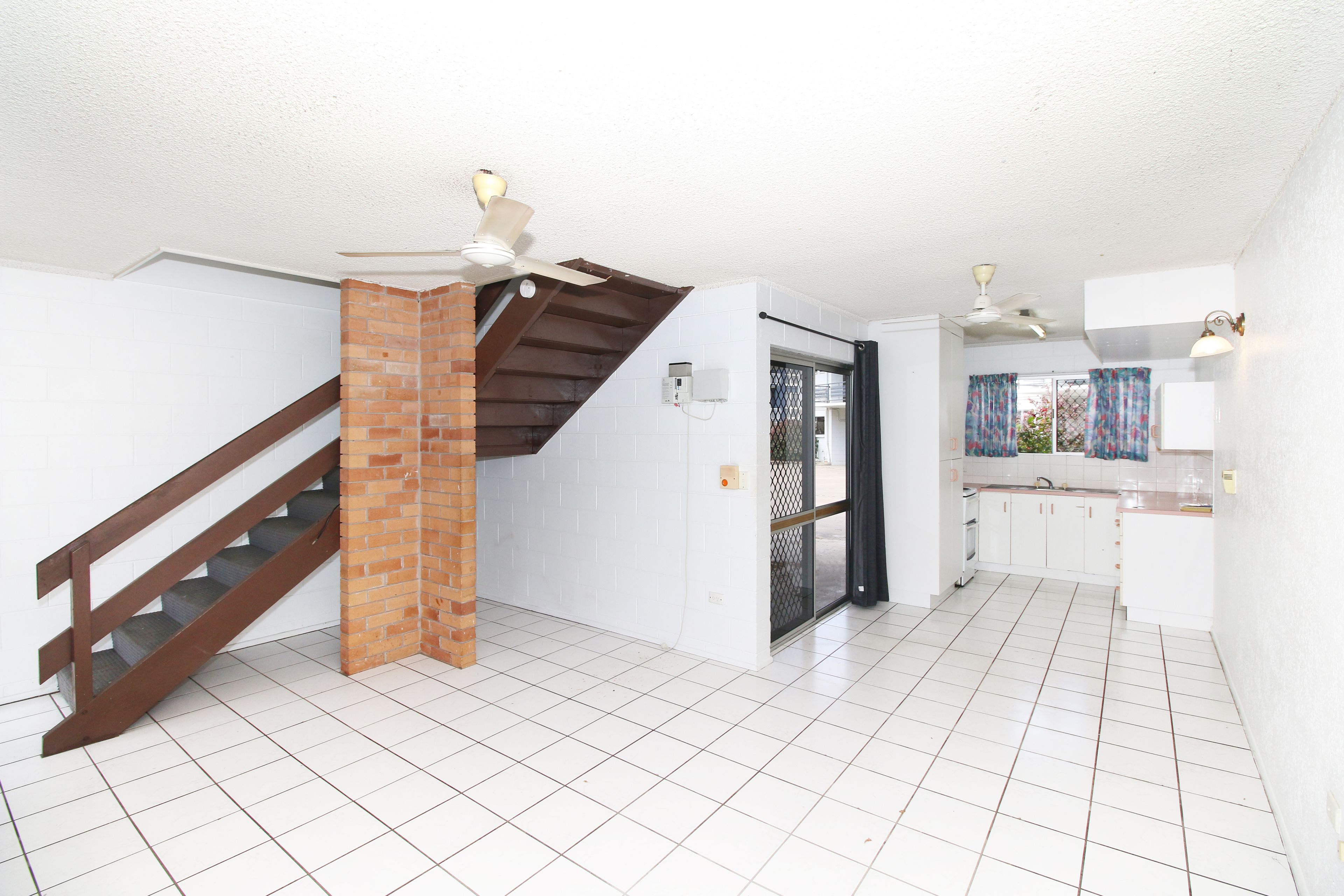 4/151-153 Nathan Street, Cranbrook, QLD 4814