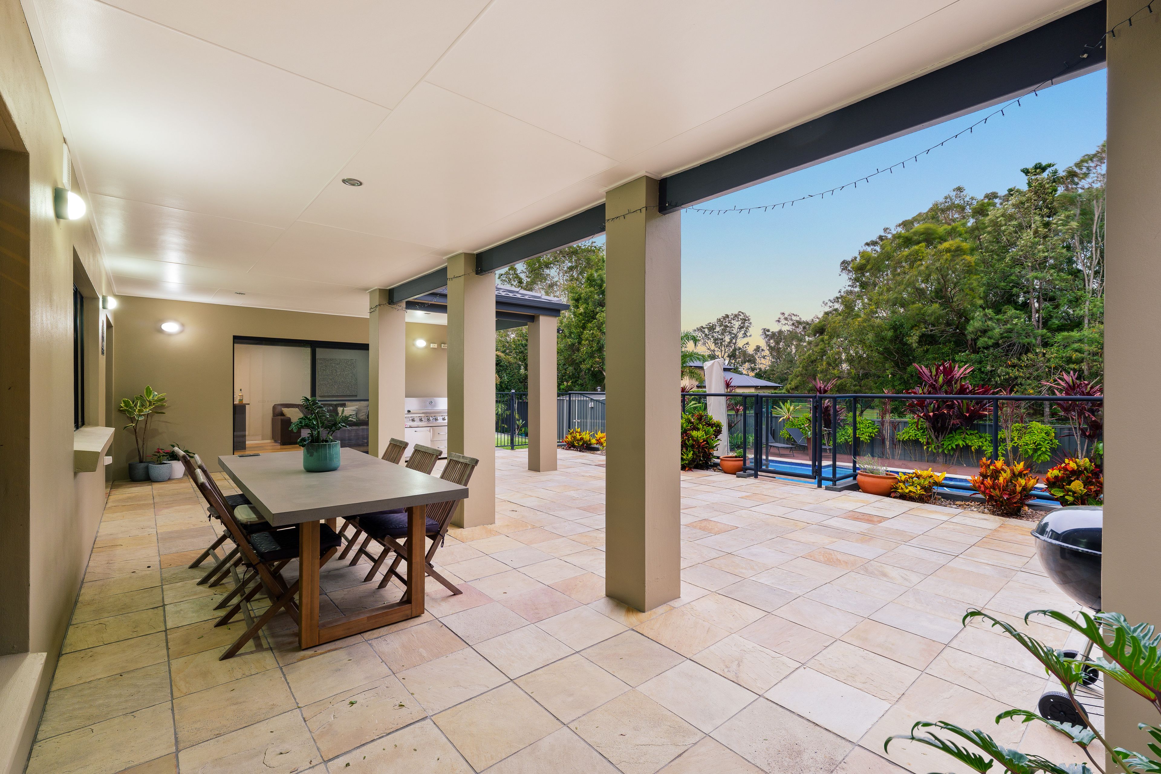 18 Riviera Court — photo 5 of 15
