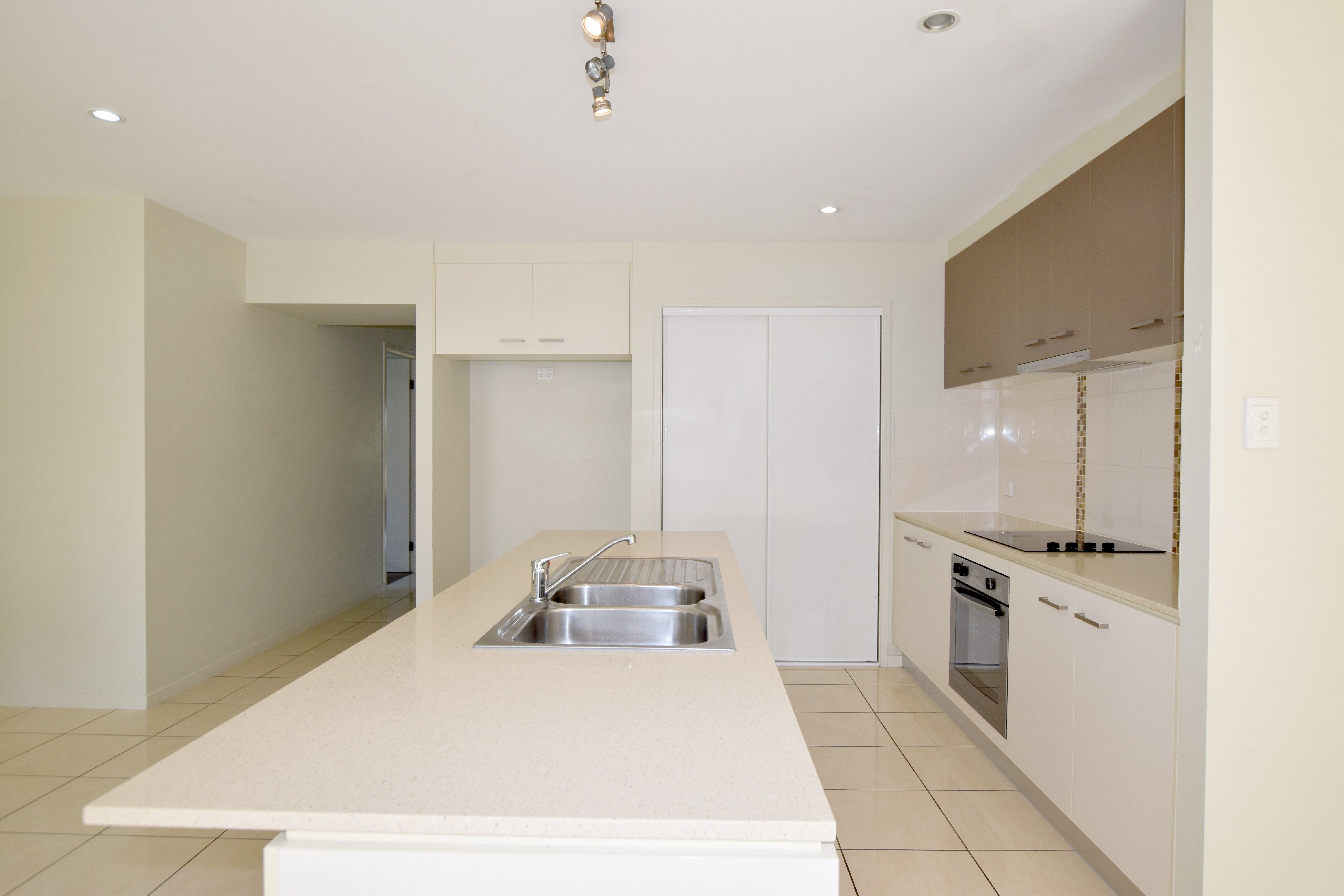 6 Kingfisher Street, New Auckland, QLD 4680