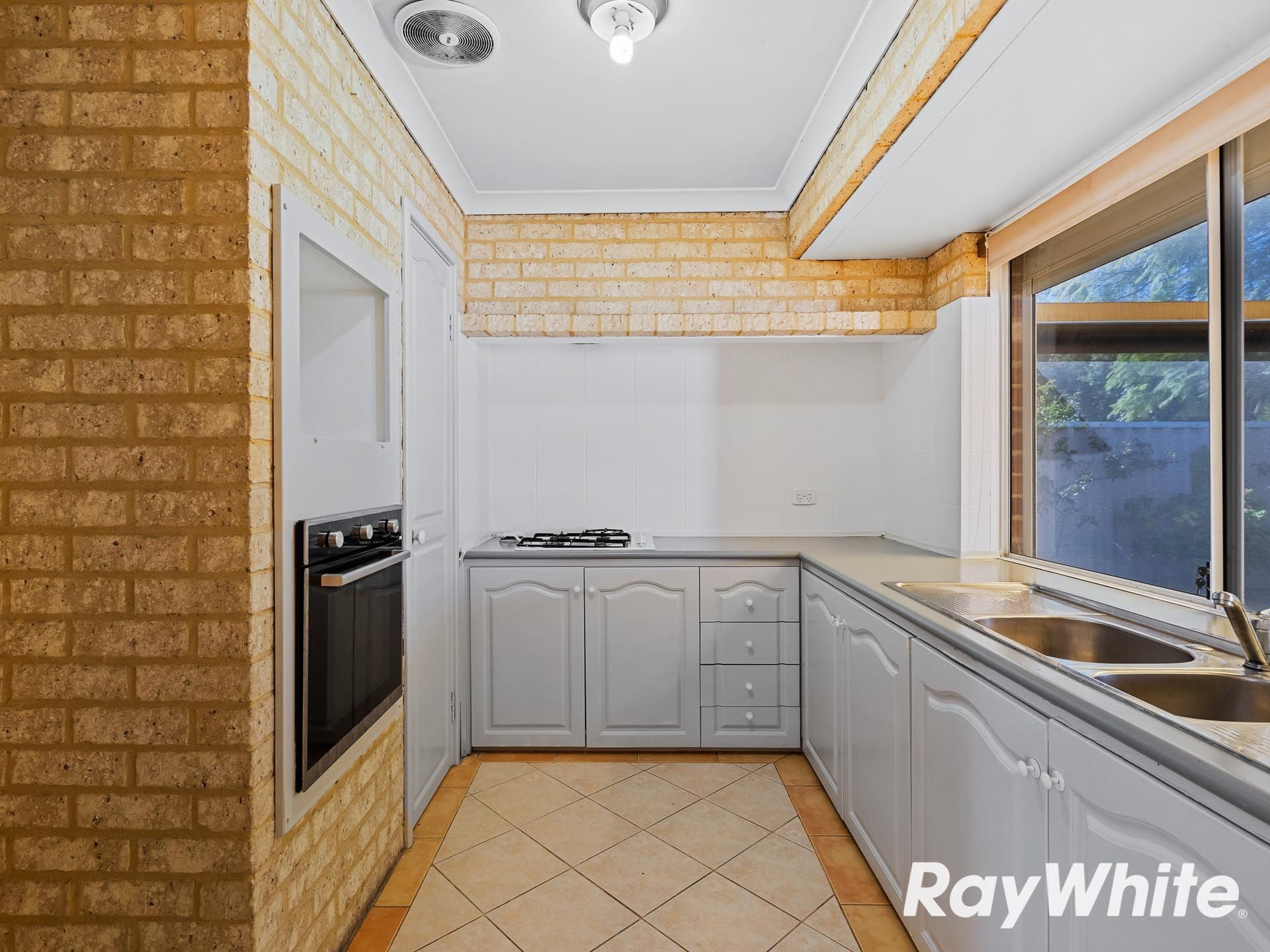 14 Manila Place, Warnbro, WA 6169
