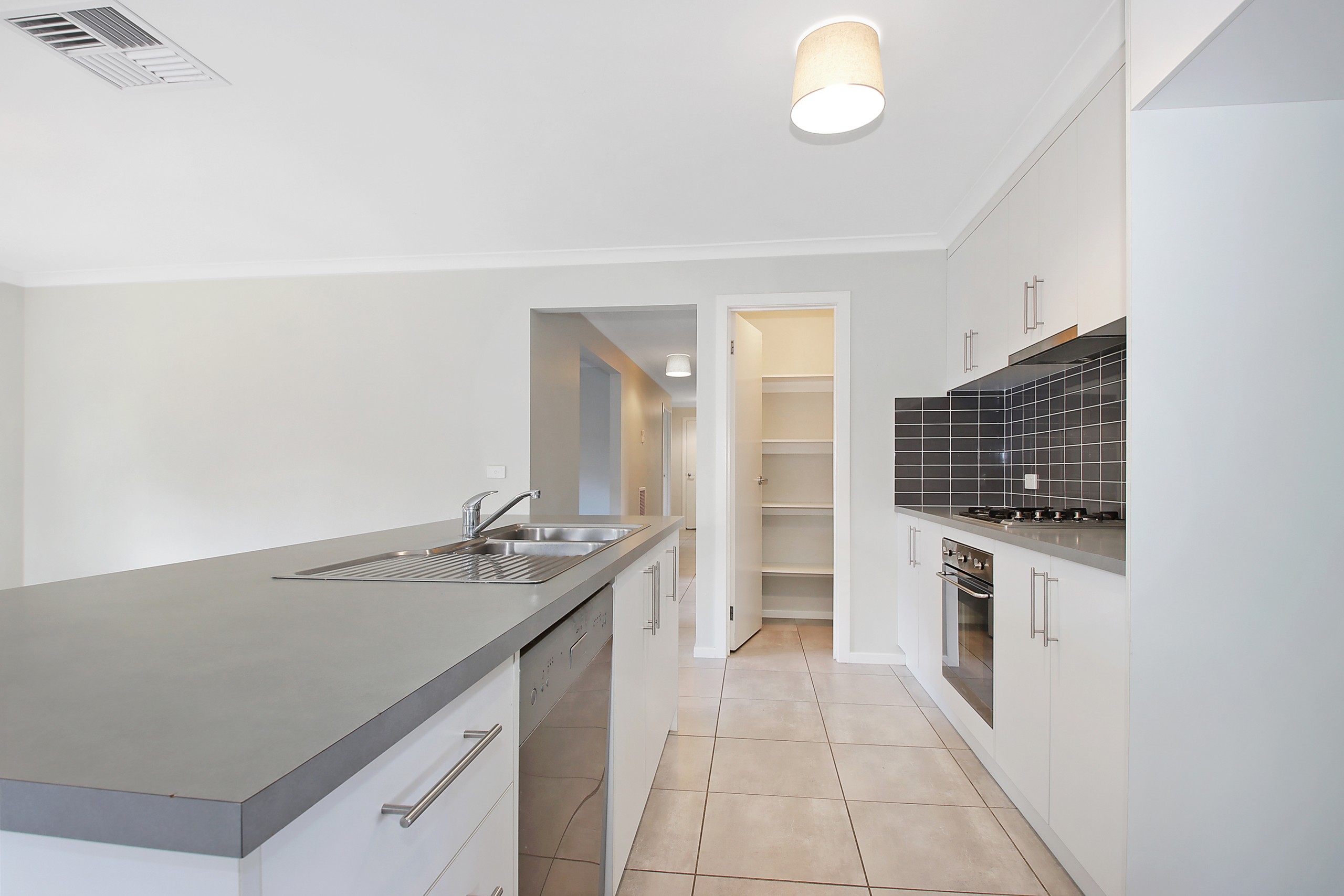 48 Riverboat Drive, Thurgoona, NSW 2640