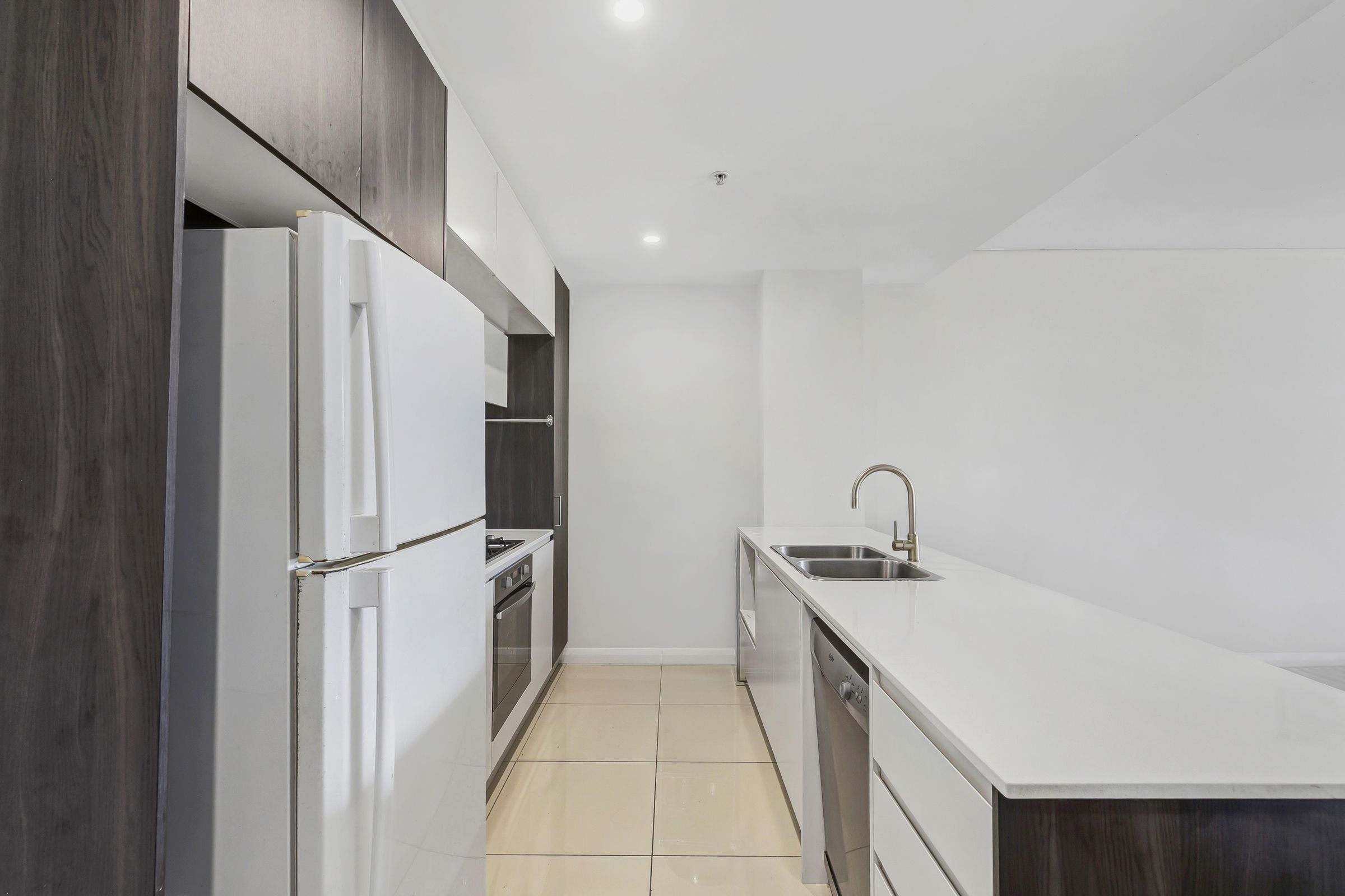 167/10 Thallon Street — photo 3 of 13