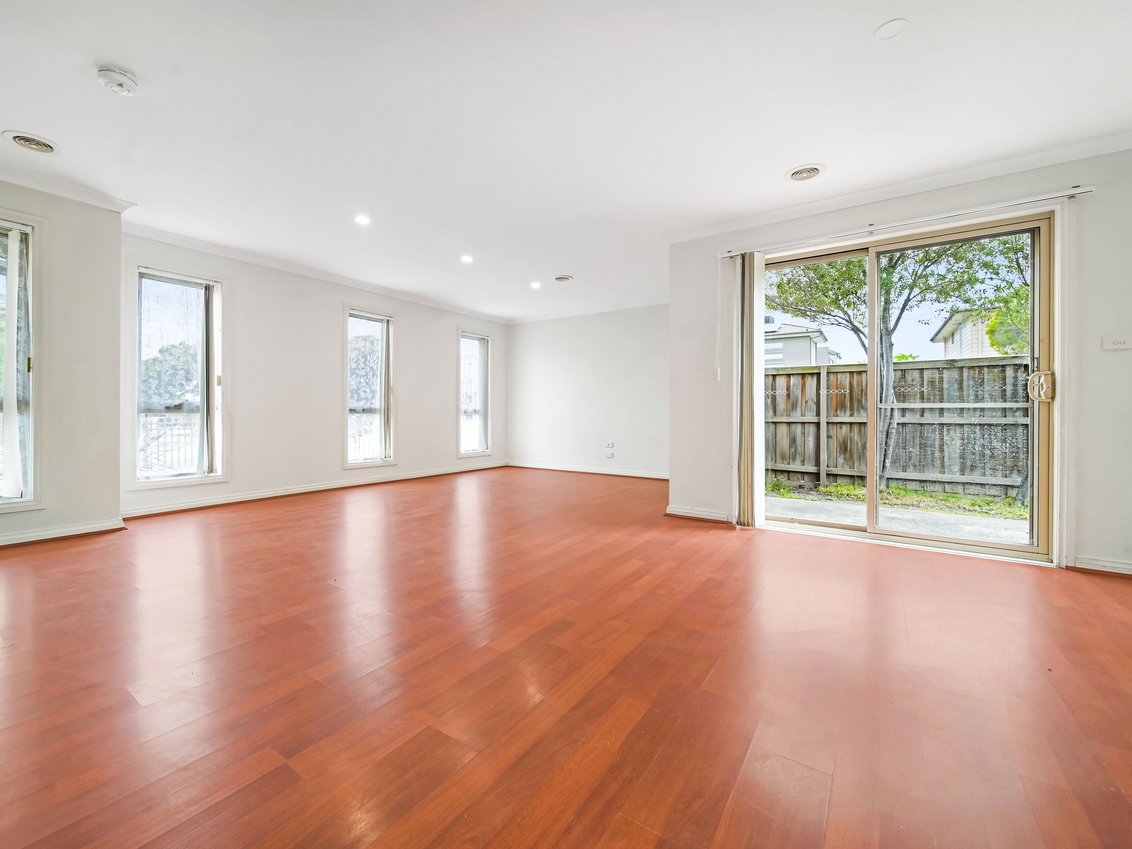 27 Wall Street, Noble Park, VIC 3174