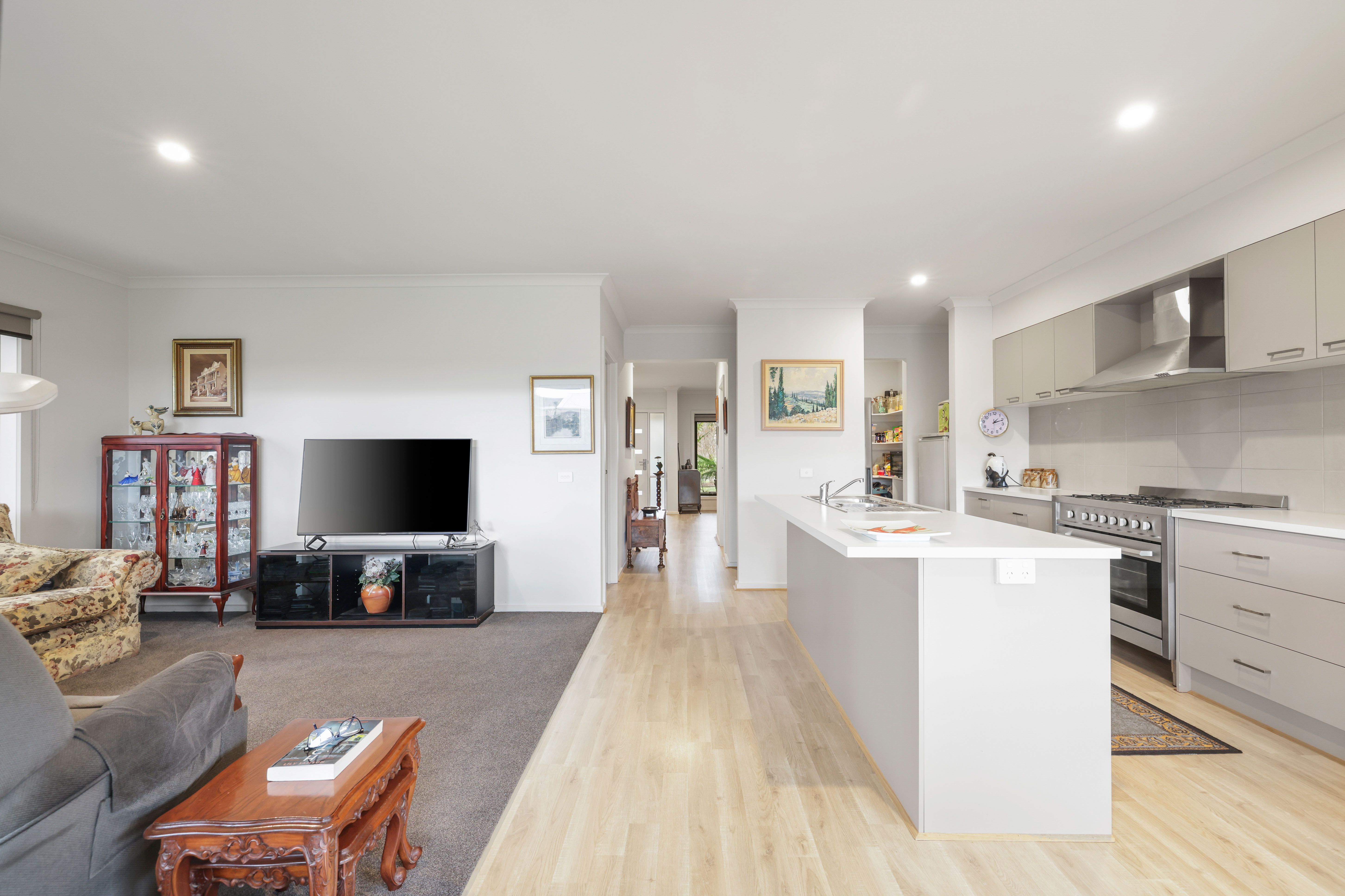 10 Kembla Road — photo 3 of 18