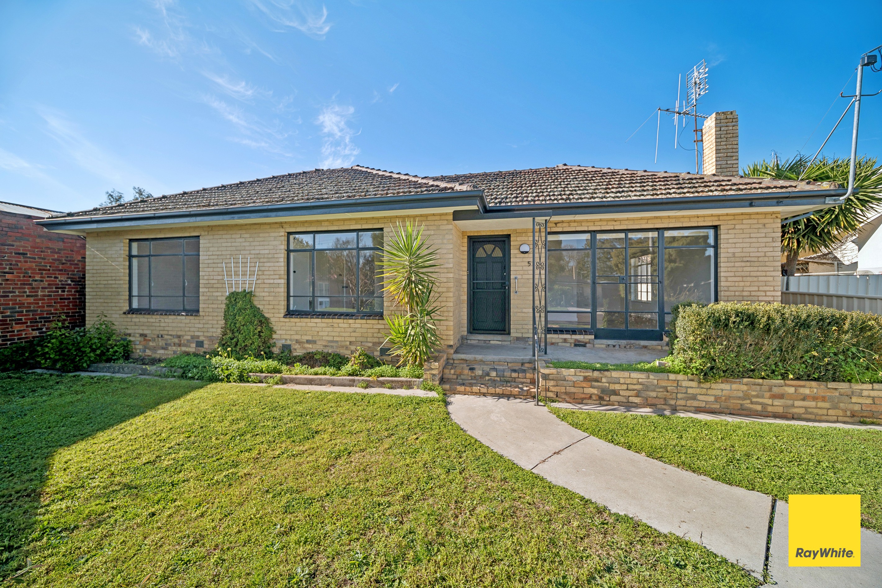 5 Broad Court, Kangaroo Flat, VIC 3555