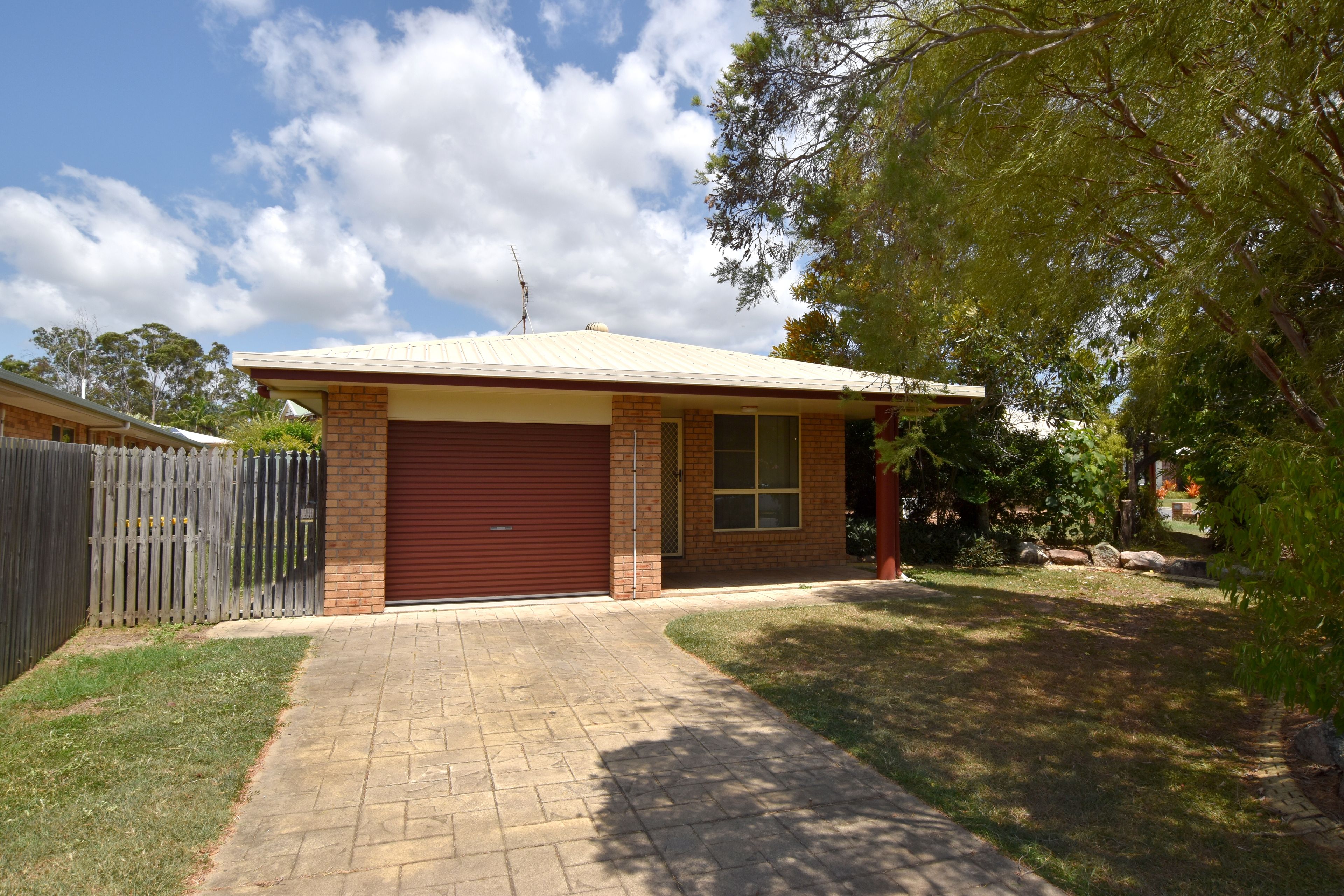 136 J Hickey Avenue, Clinton, QLD 4680