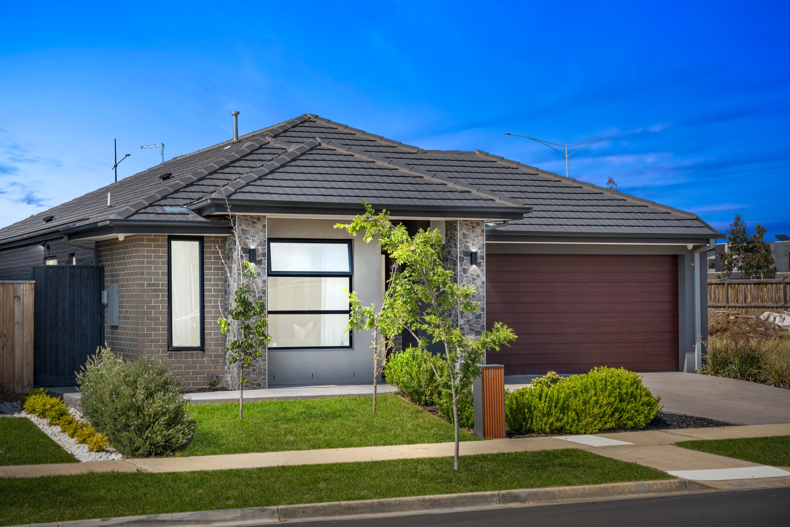 11 Saran Crescent, DEANSIDE, VIC 3336