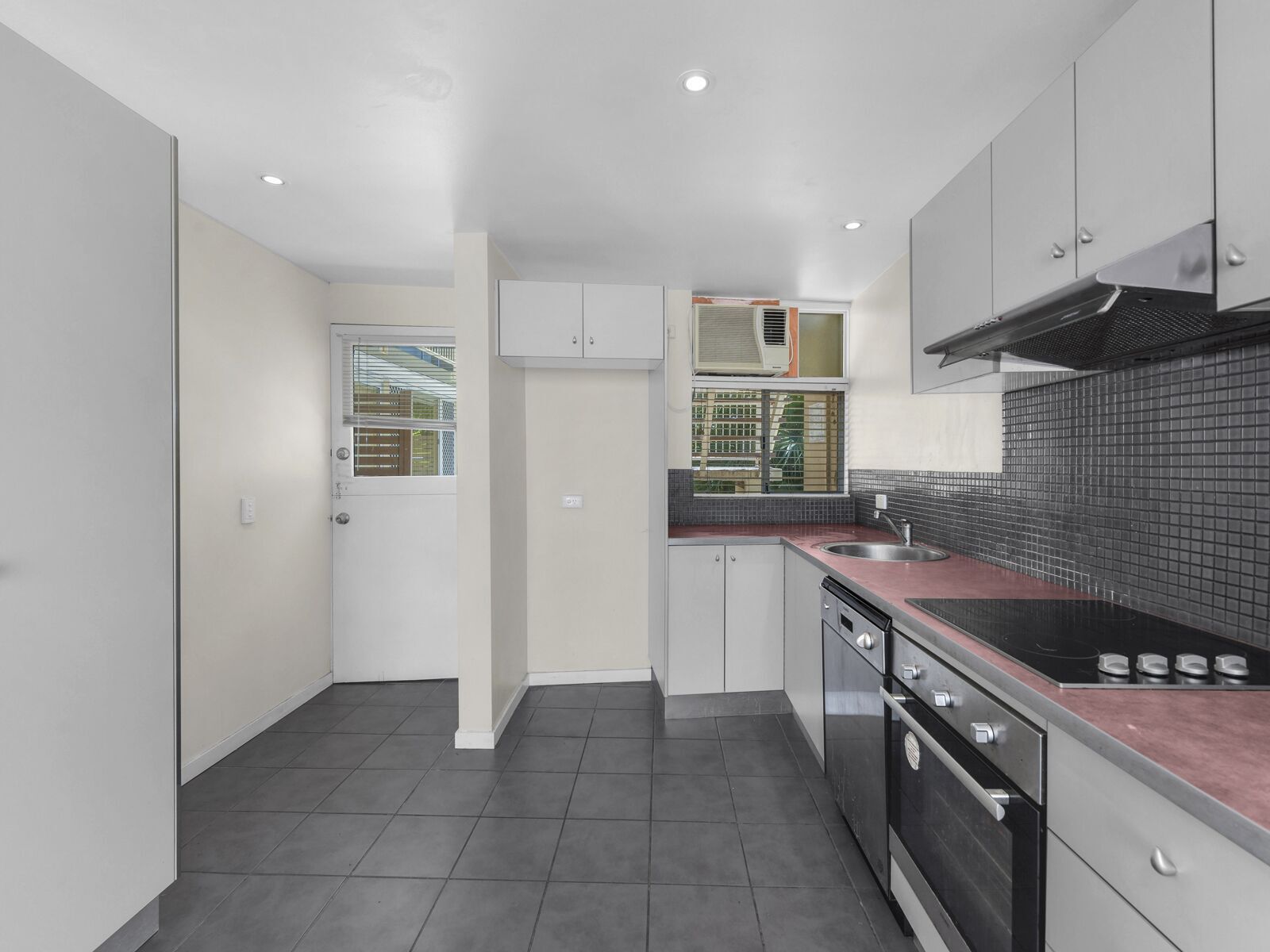 1/256 Kingsford Smith Drive, Hamilton, QLD 4007