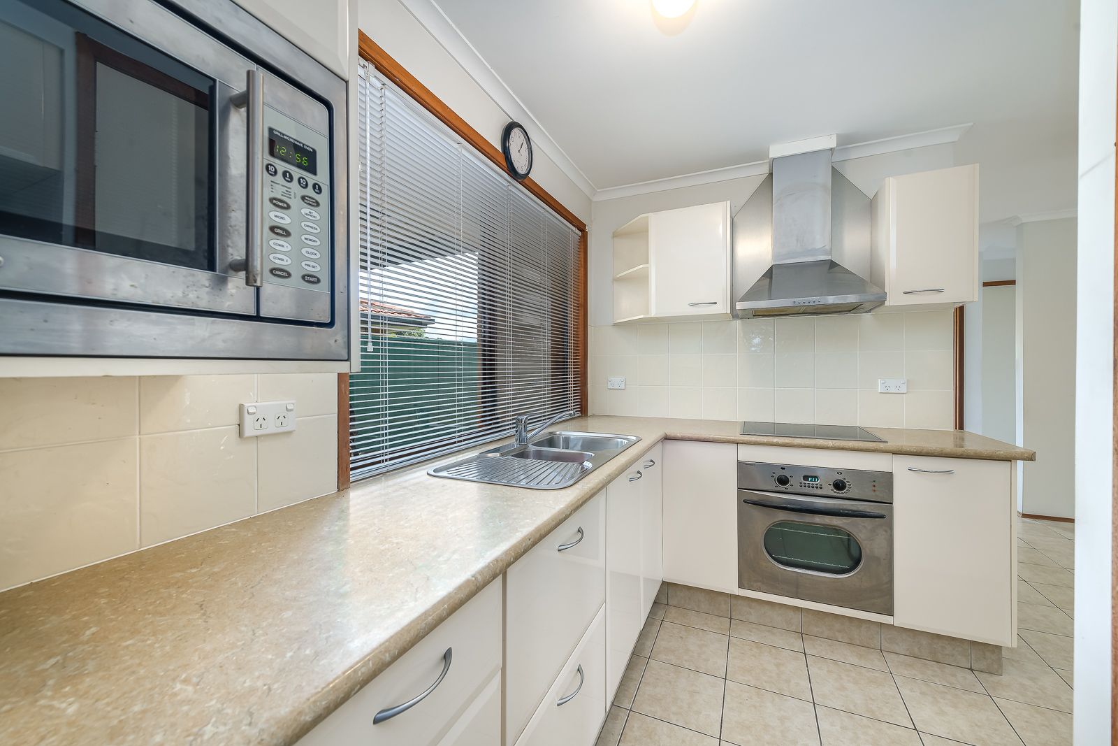 1/25 Morinda Way, Labrador, QLD 4215