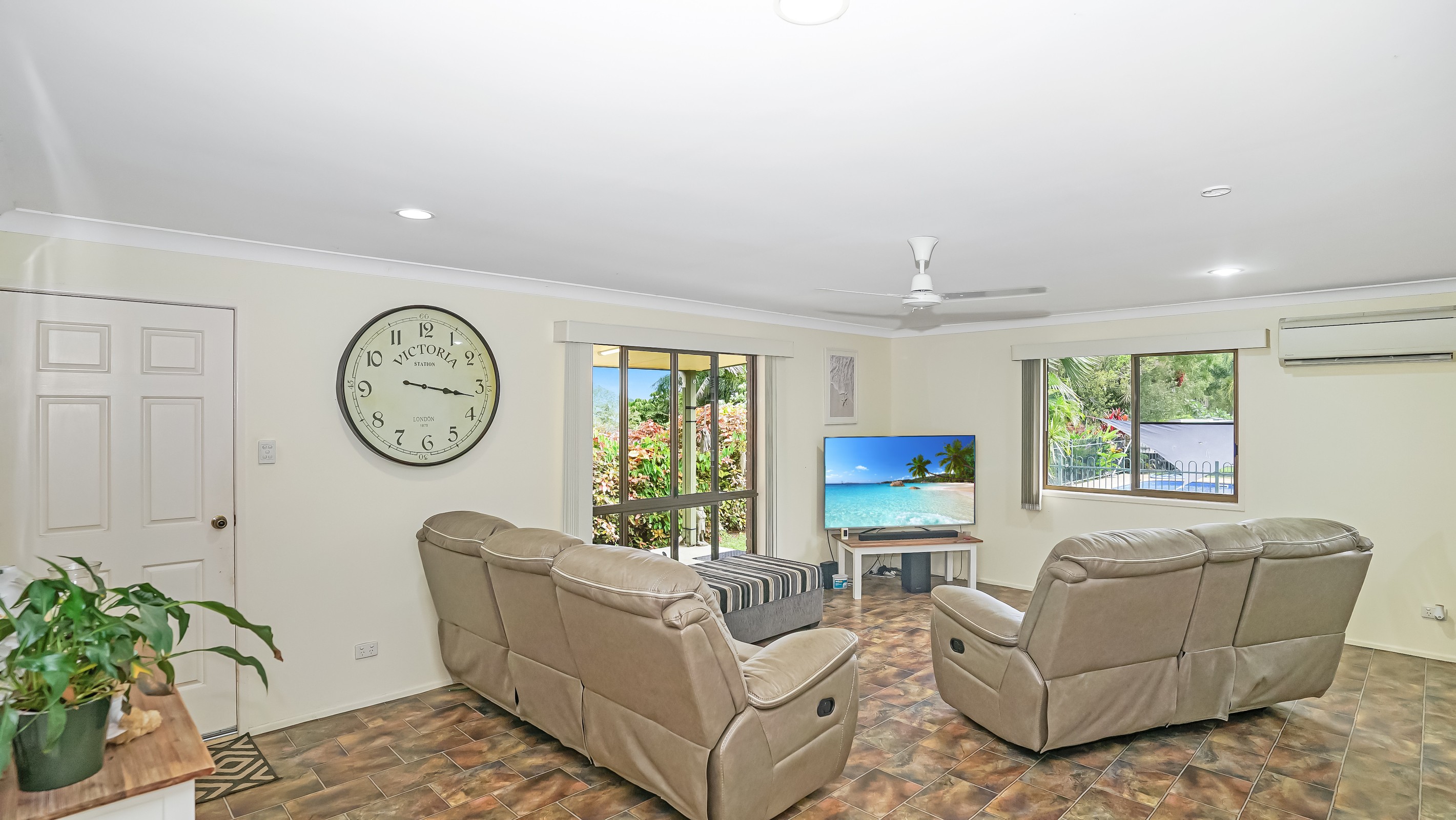 91778 Bruce Highway, Alligator Creek, QLD 4740