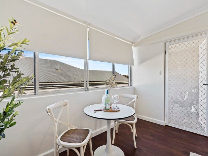 4/104 Henderson Street — photo 10 of 19