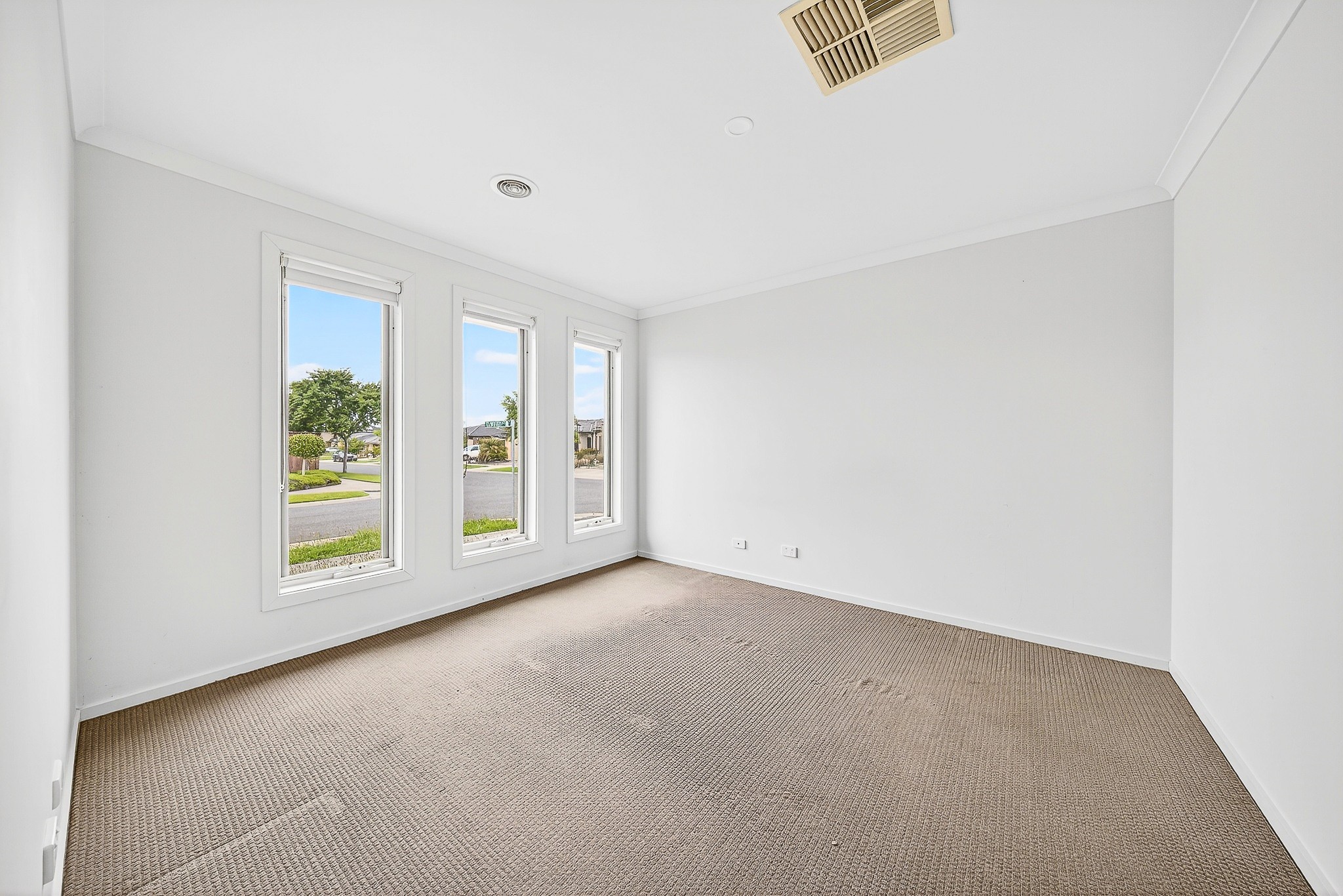 76 Elmtree Crescent, Clyde North, VIC 3978