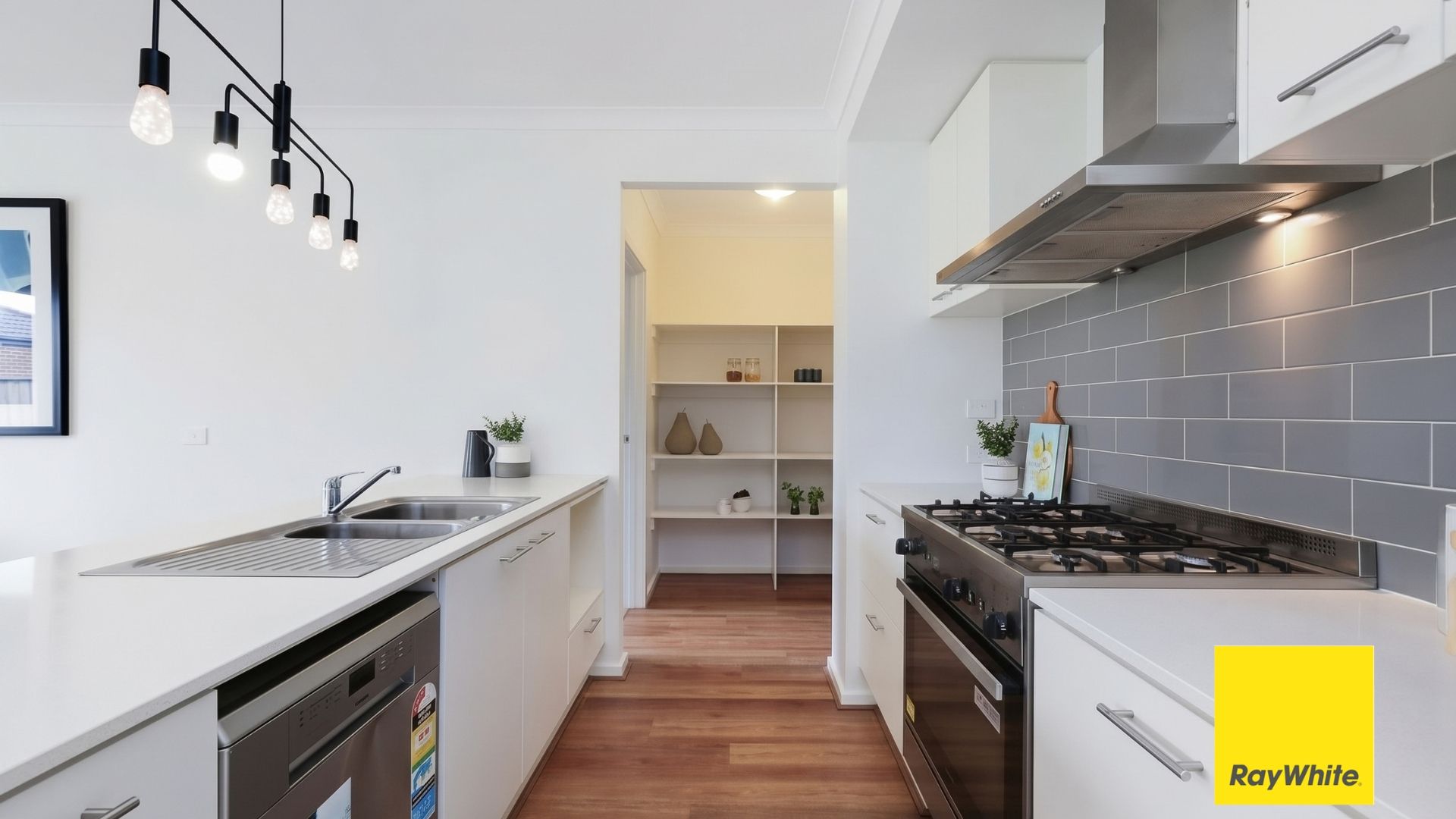 29 Kohli Crescent — photo 5 of 23
