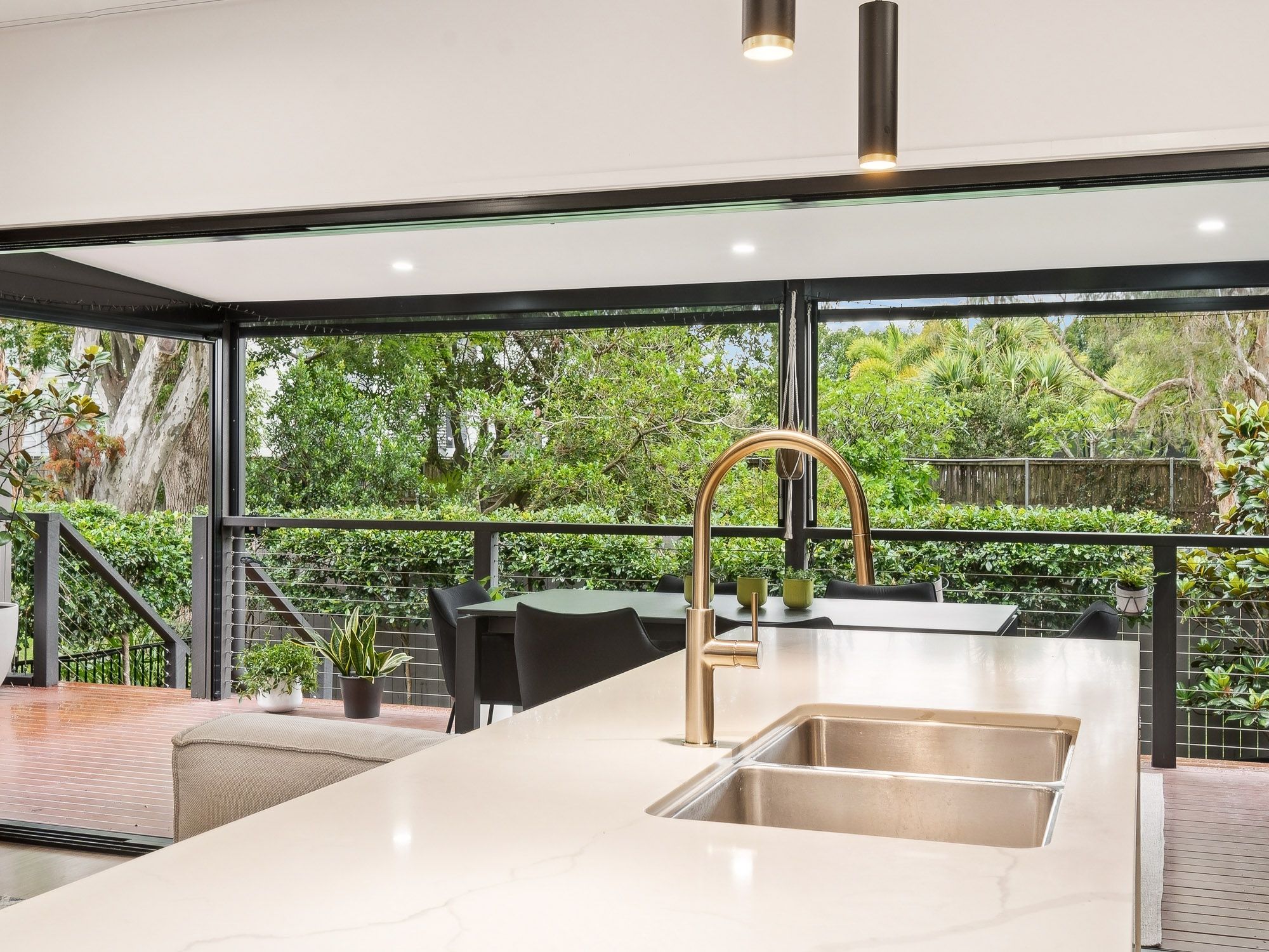 4/364 Hawthorne Road Hawthorne QLD 4171 Townhouse for Sale Ray