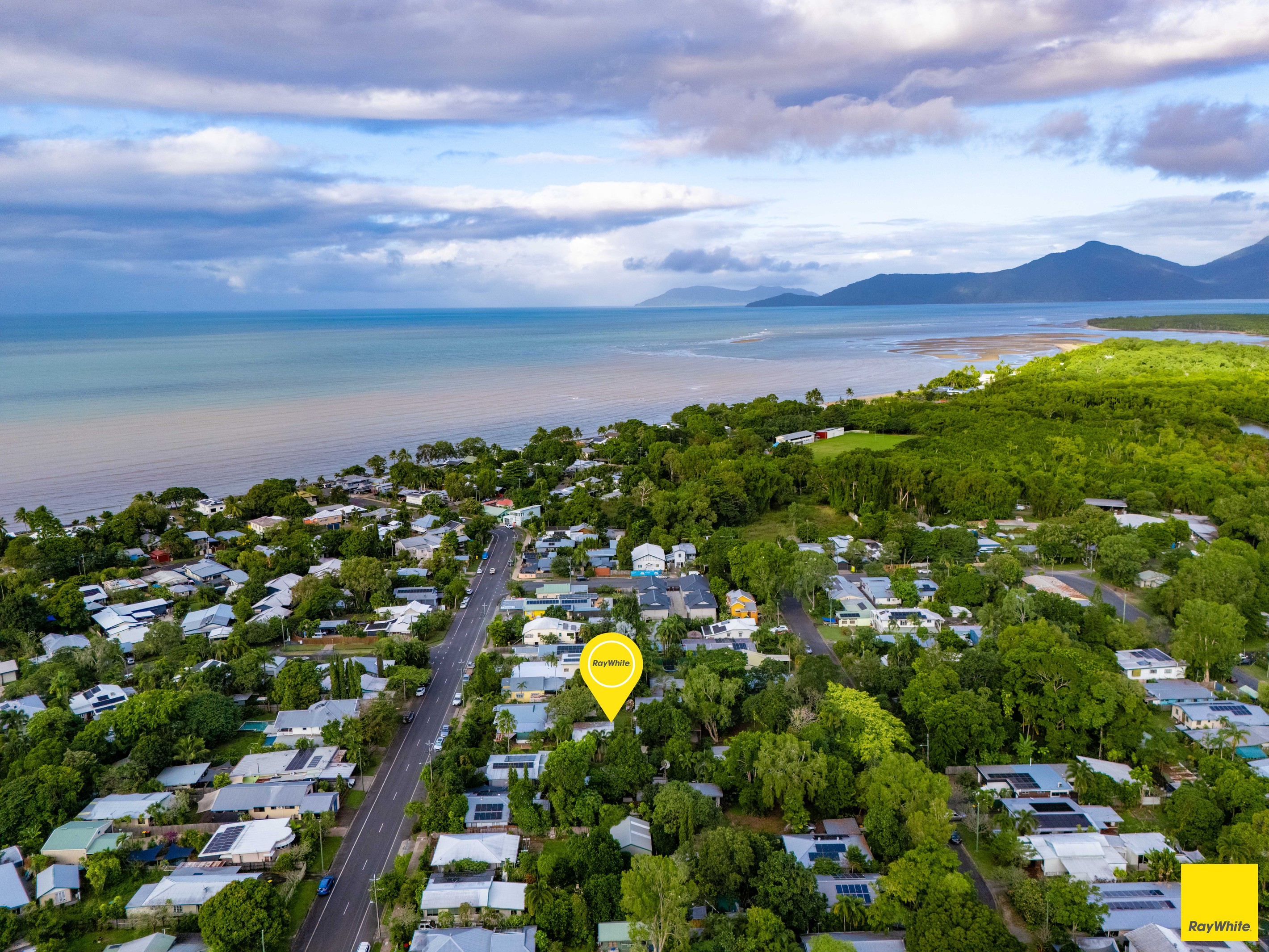 37 Machan Street, Machans Beach, QLD 4878