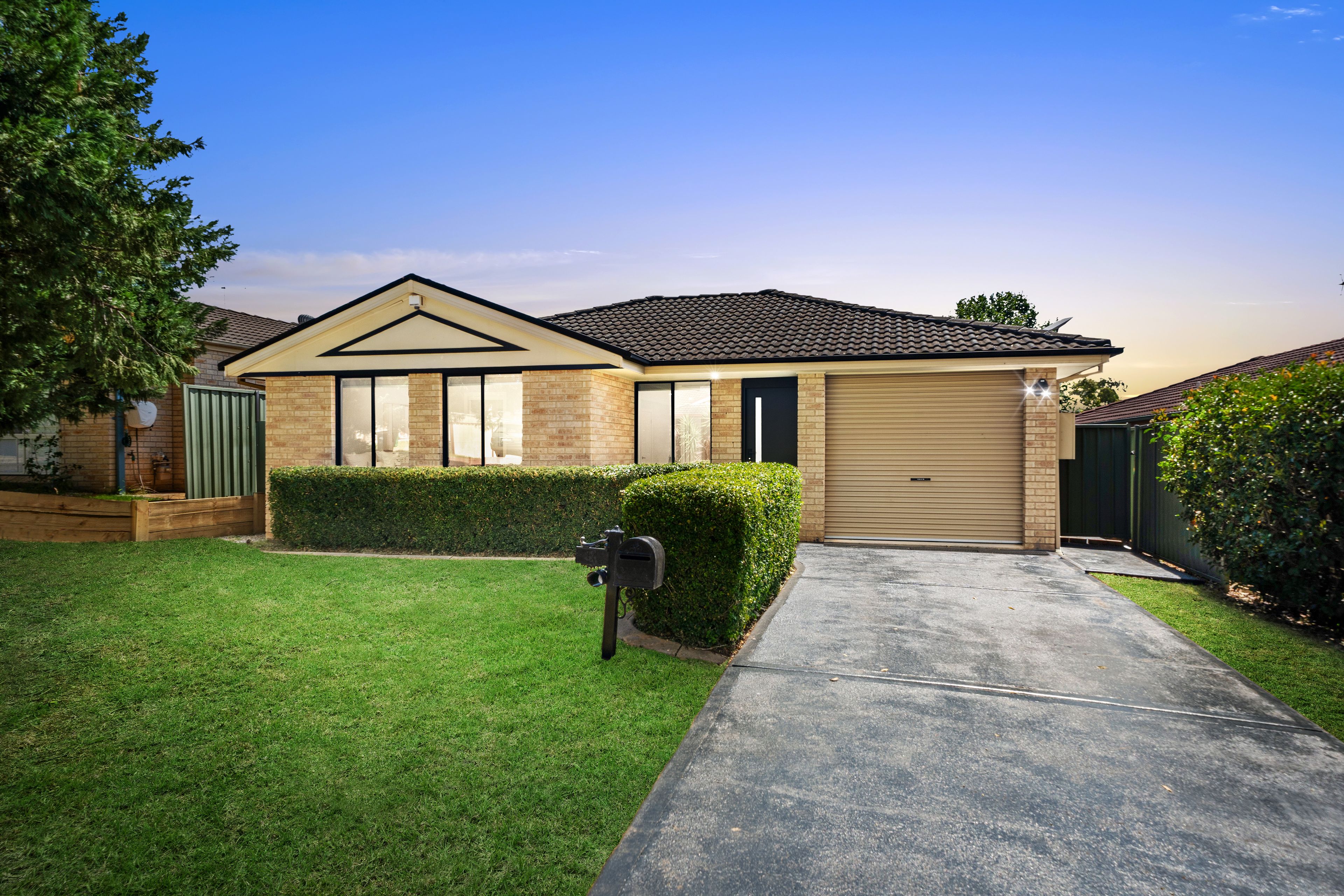 17 Yuroka Street, Glenmore Park NSW 2745