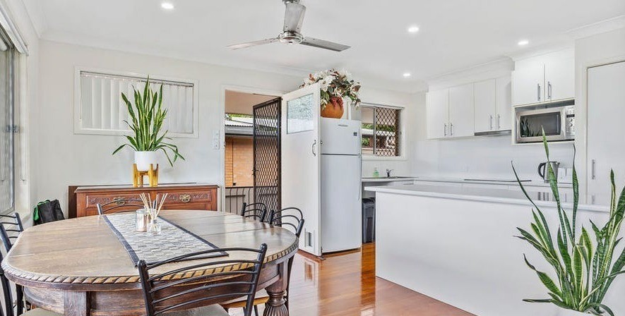 6 Penrock Parade, Labrador, QLD 4215