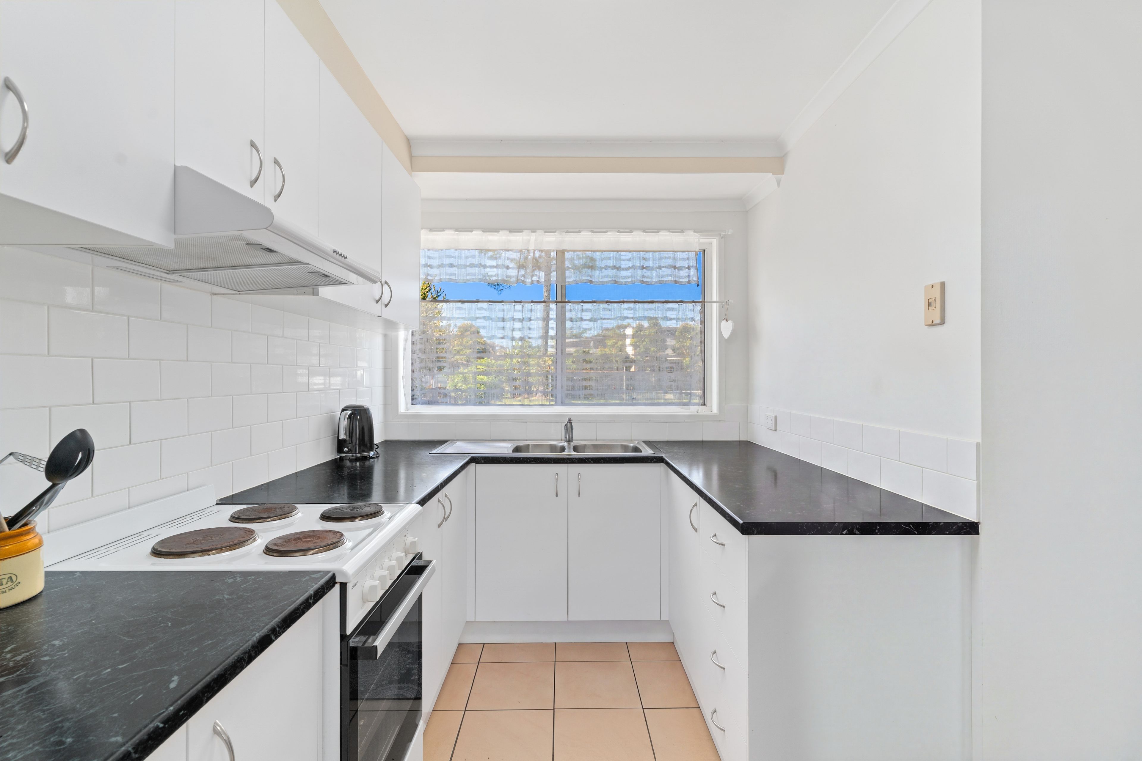19 Maleny Street — photo 8 of 21