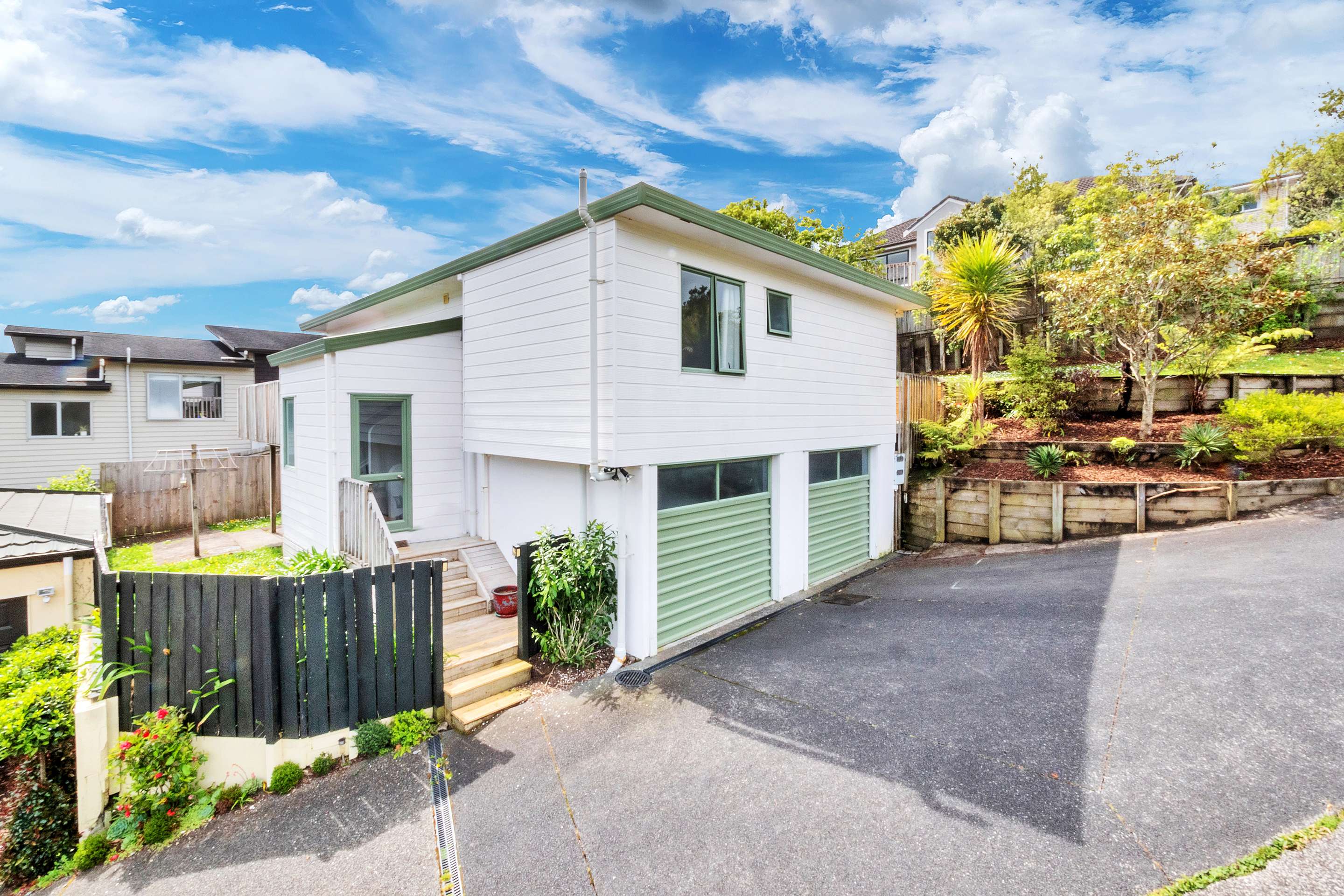 121B Sunnyside Road, Sunnyvale, Waitakere City | Real Estate | Ray ...