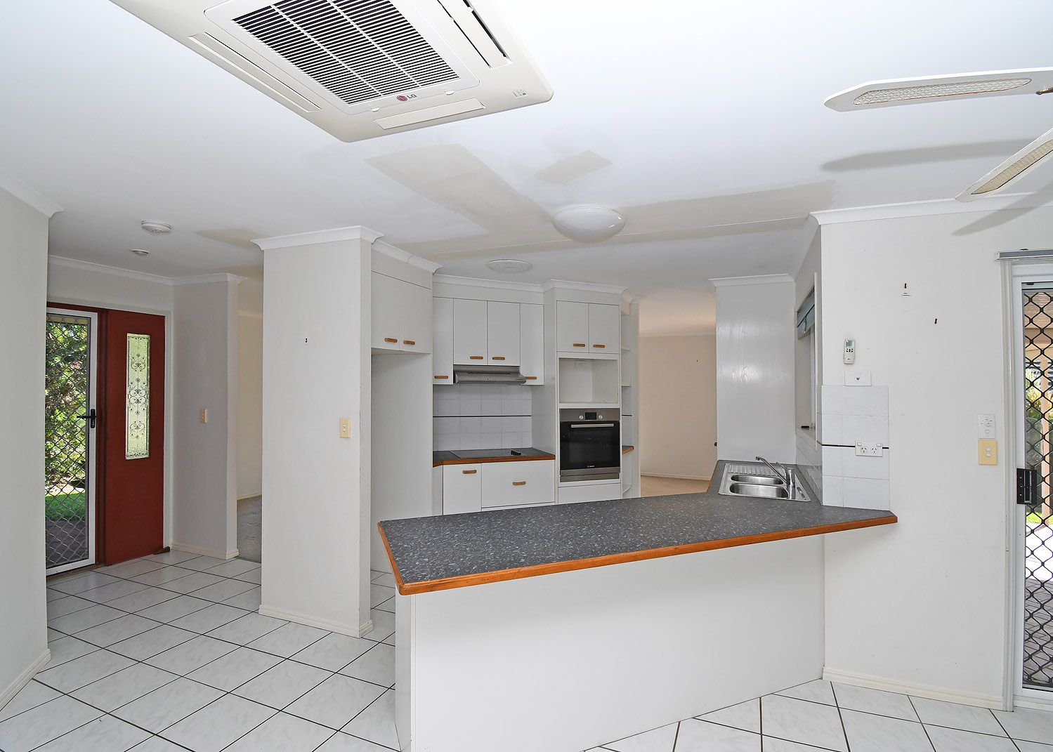 8 King Henry Court, Torquay, QLD 4655