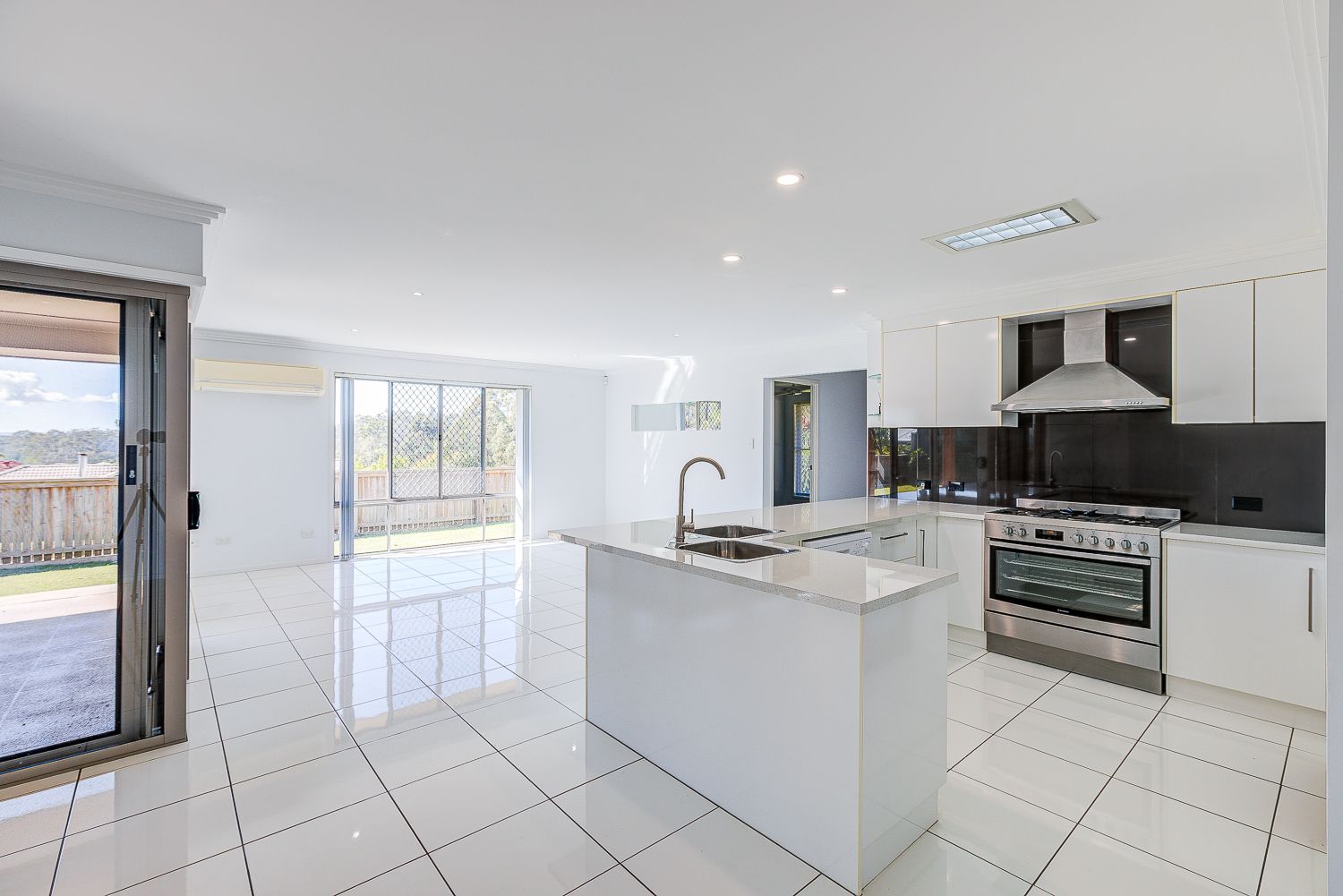 47 Emperor Drive, Redland Bay, QLD 4165