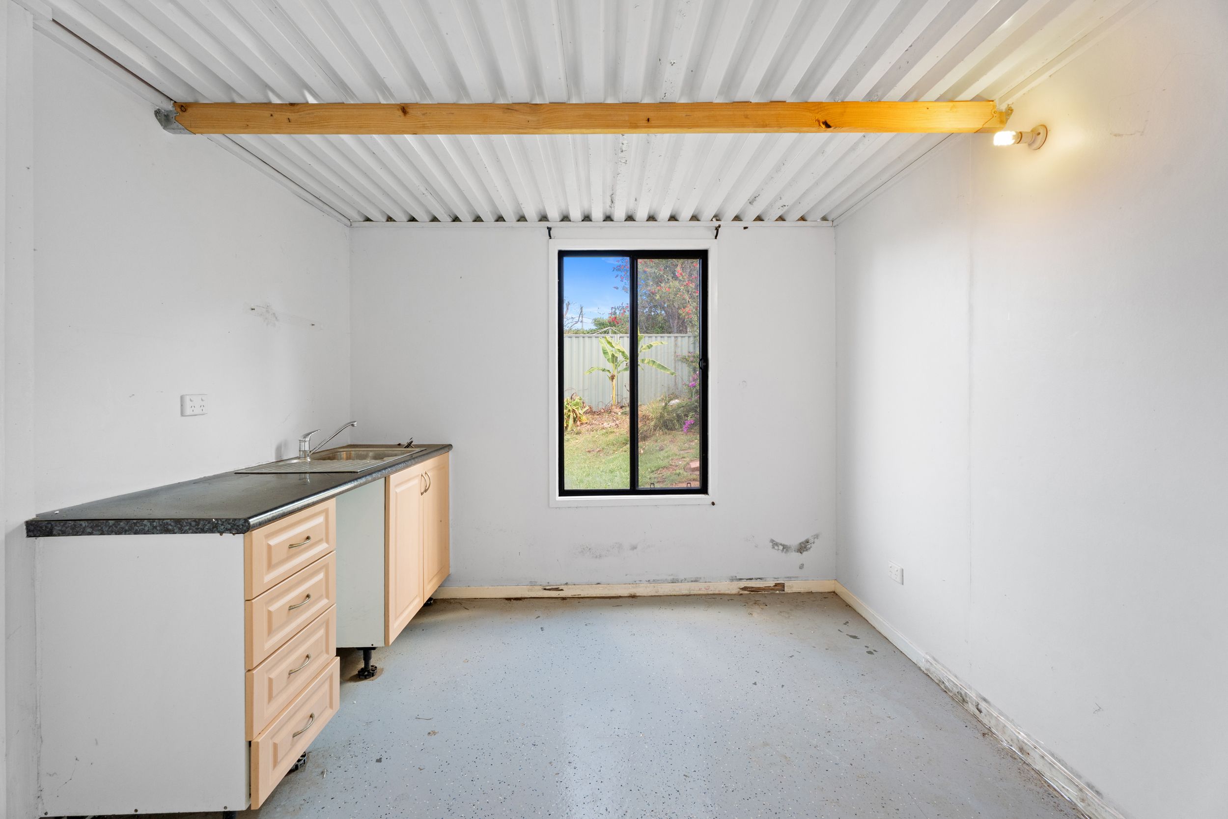 16 Sandringham Avenue — photo 13 of 19