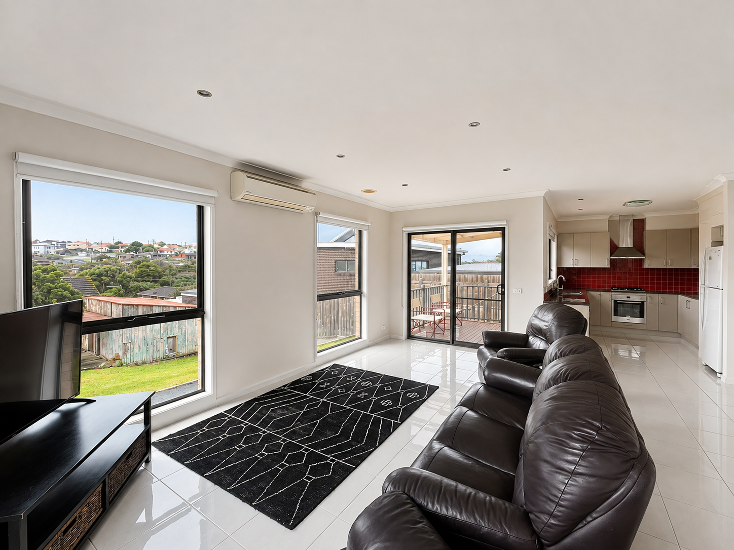 2/67 Otway Road — photo 3 of 9