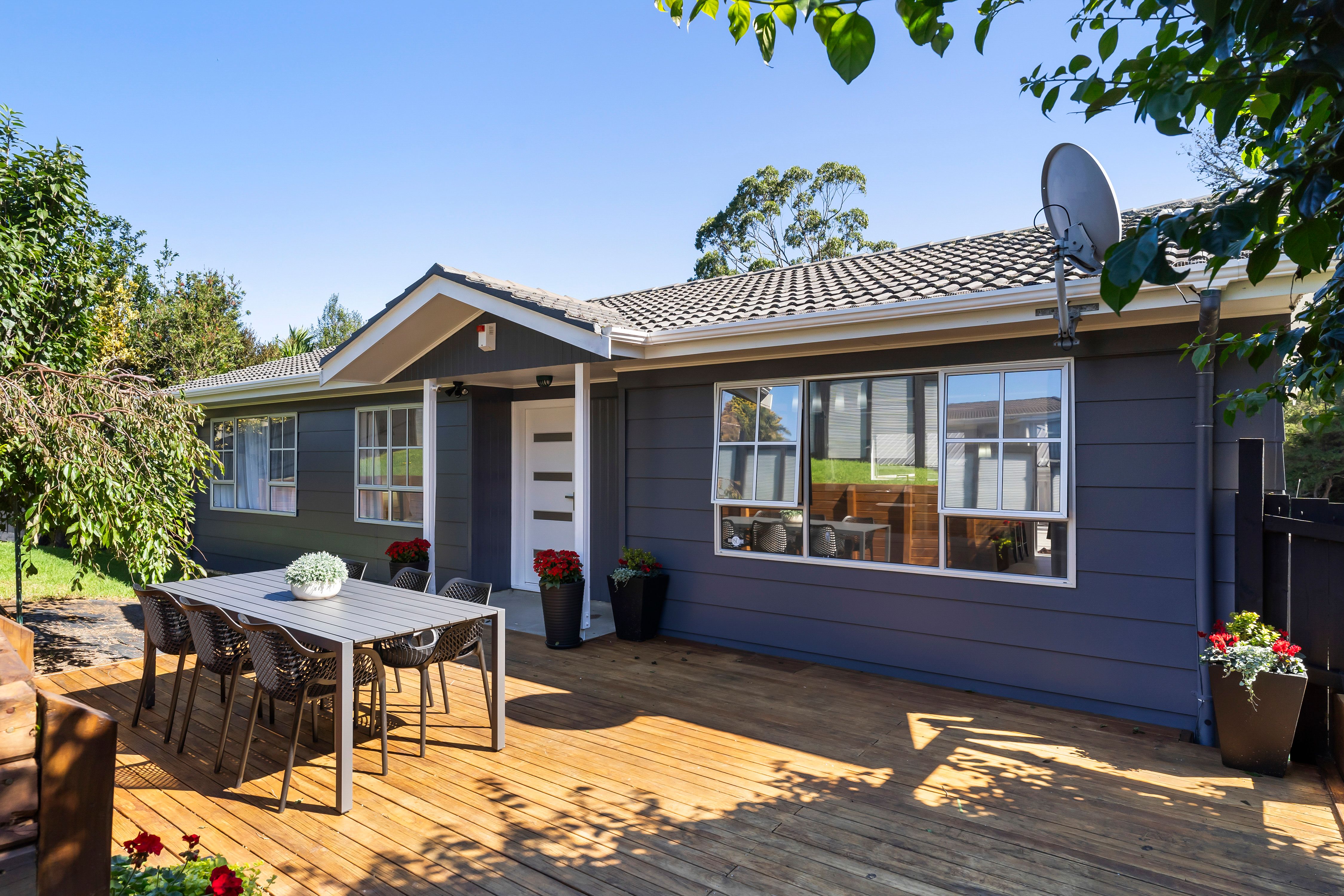 1/6 Sapphire Place, Bayview, North Shore City