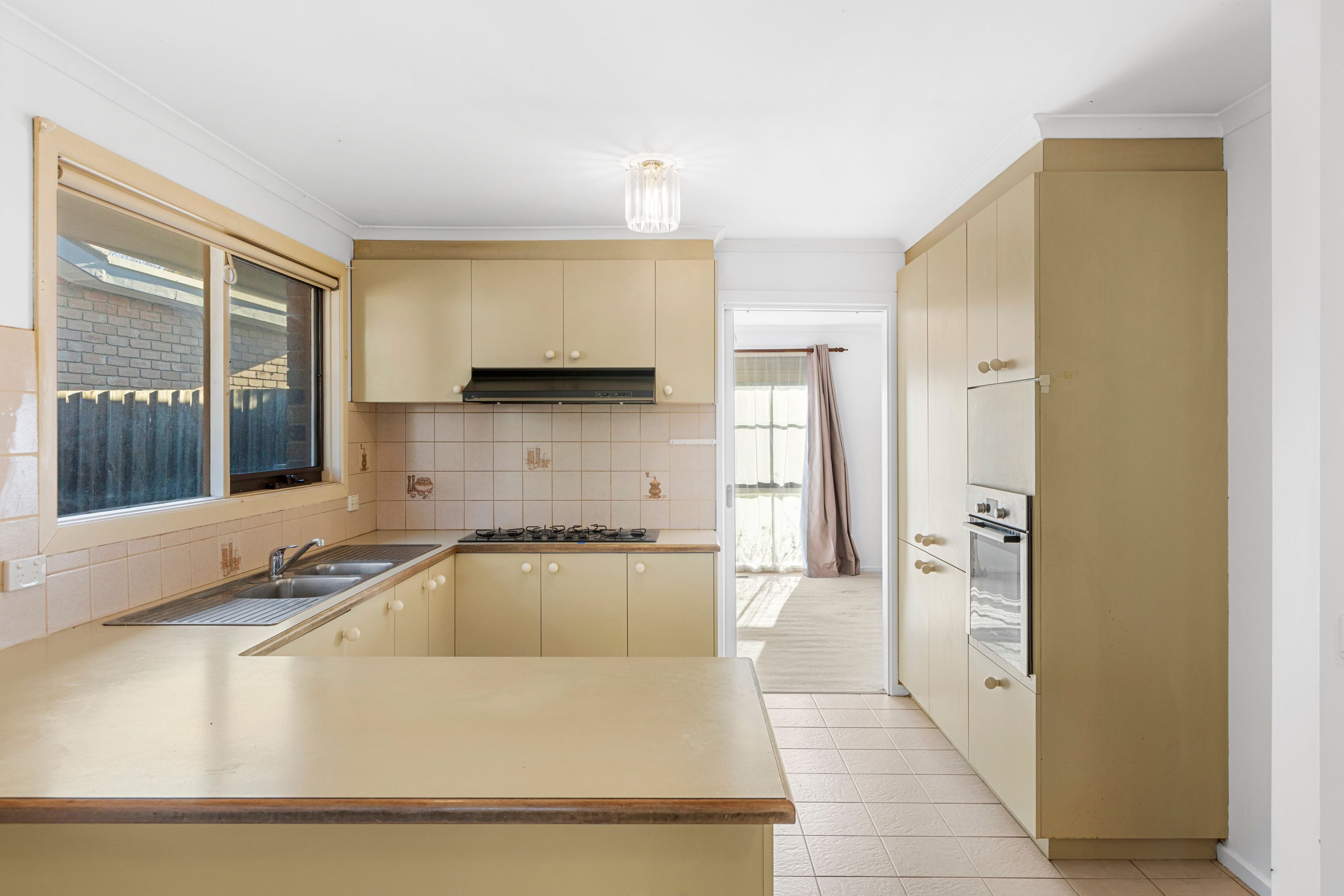 18 Denton Drive, Endeavour Hills, VIC 3802