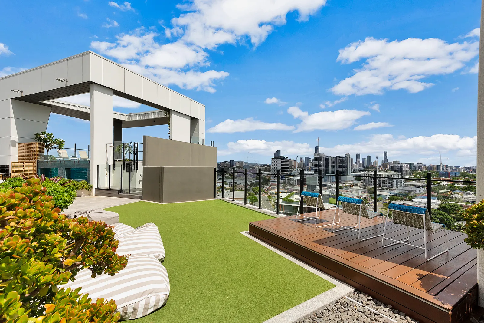 1207/148 Logan Road, Woolloongabba