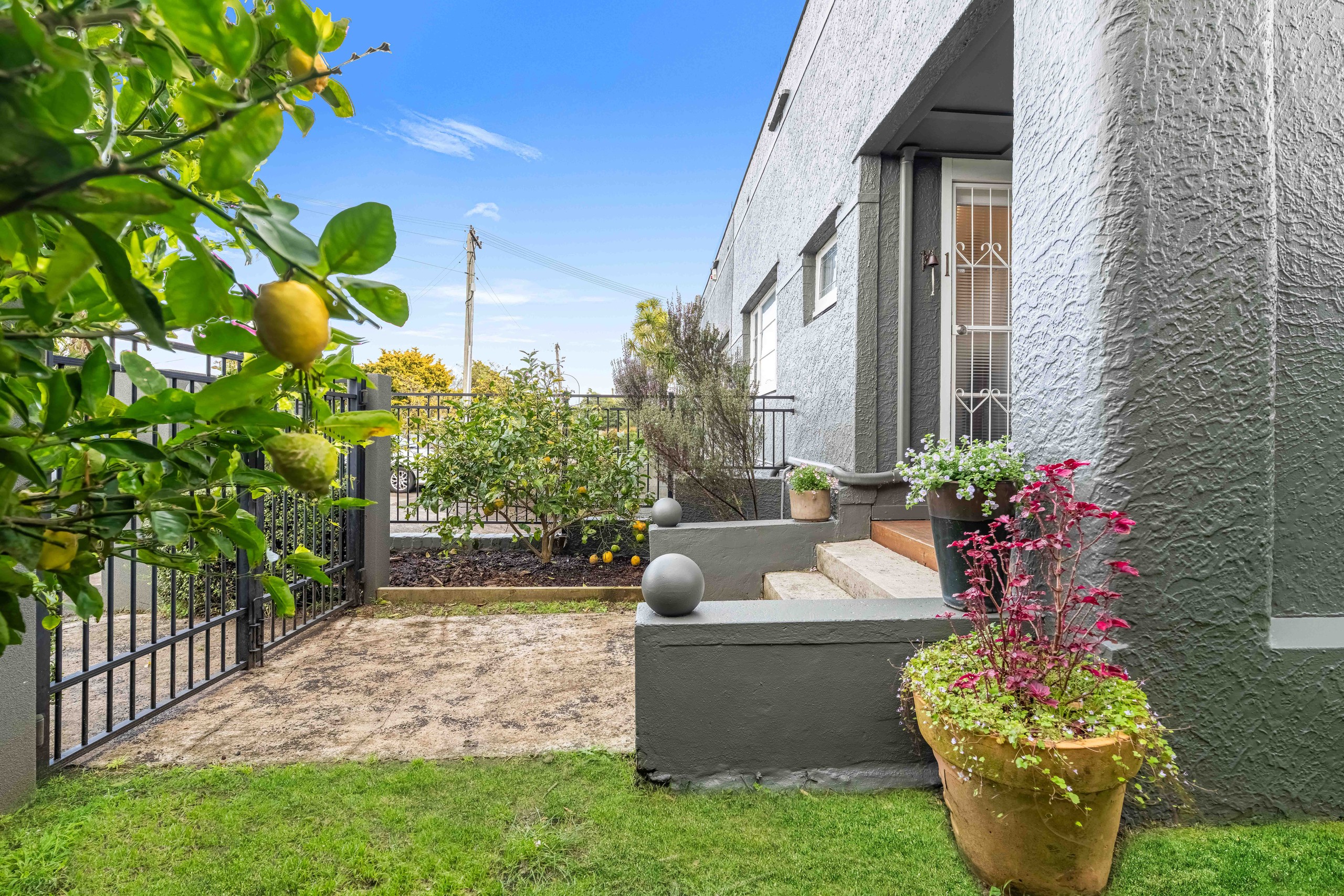 1/1A Invermay Avenue, Three Kings, Auckland City