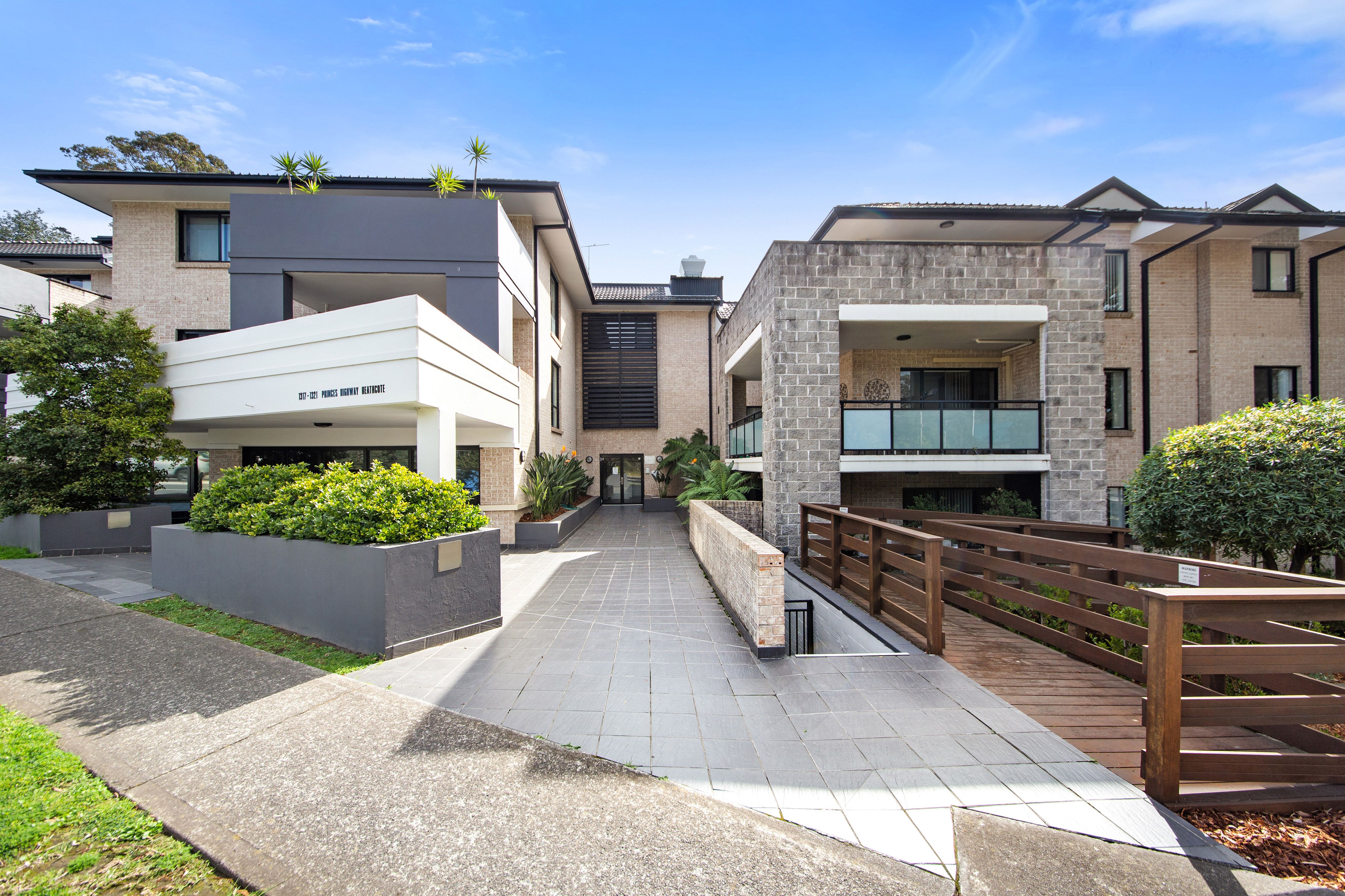 15/1317-1321 Princes Highway — photo 6 of 6