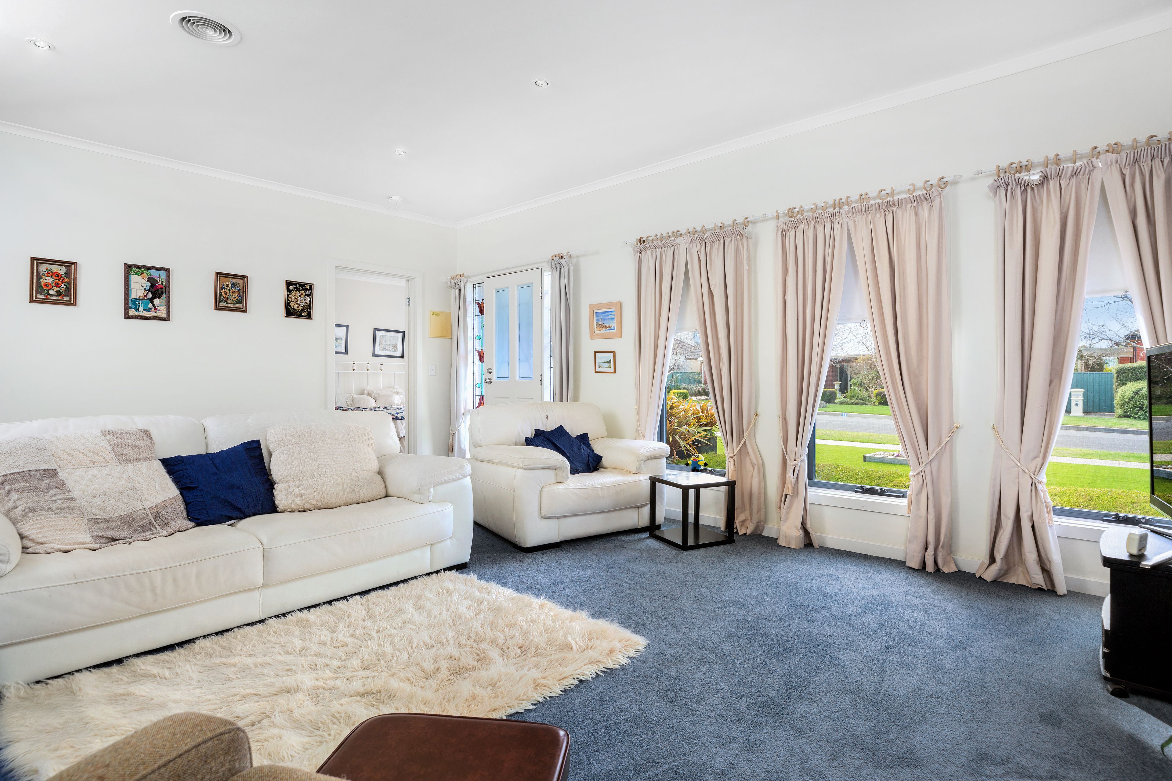 33 St Chester Avenue, Lake Gardens, VIC 3355