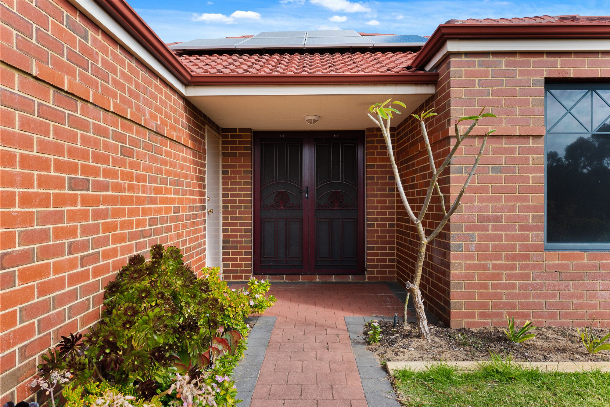 49 Tamworth Boulevard — photo 3 of 28
