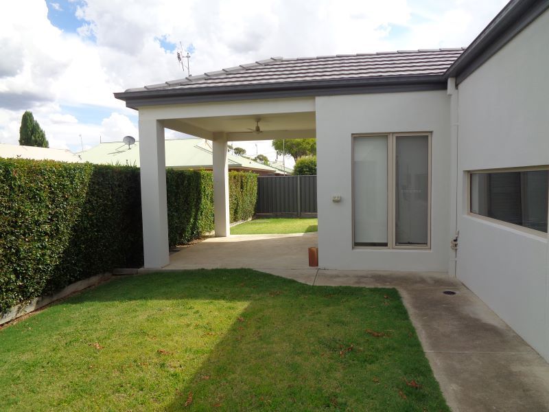 2/410 George Street, Deniliquin, NSW 2710