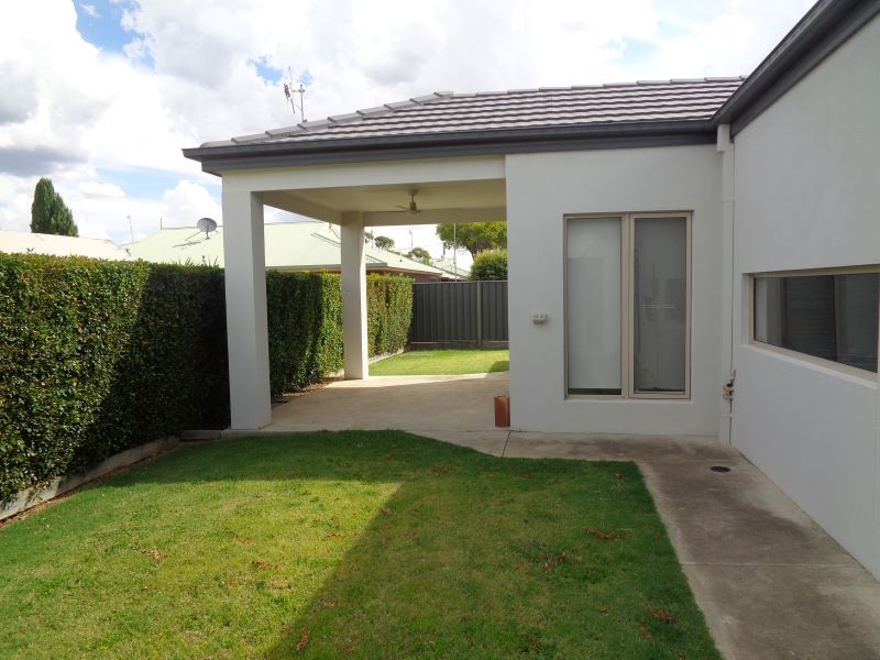 2/410 George Street, Deniliquin, NSW 2710