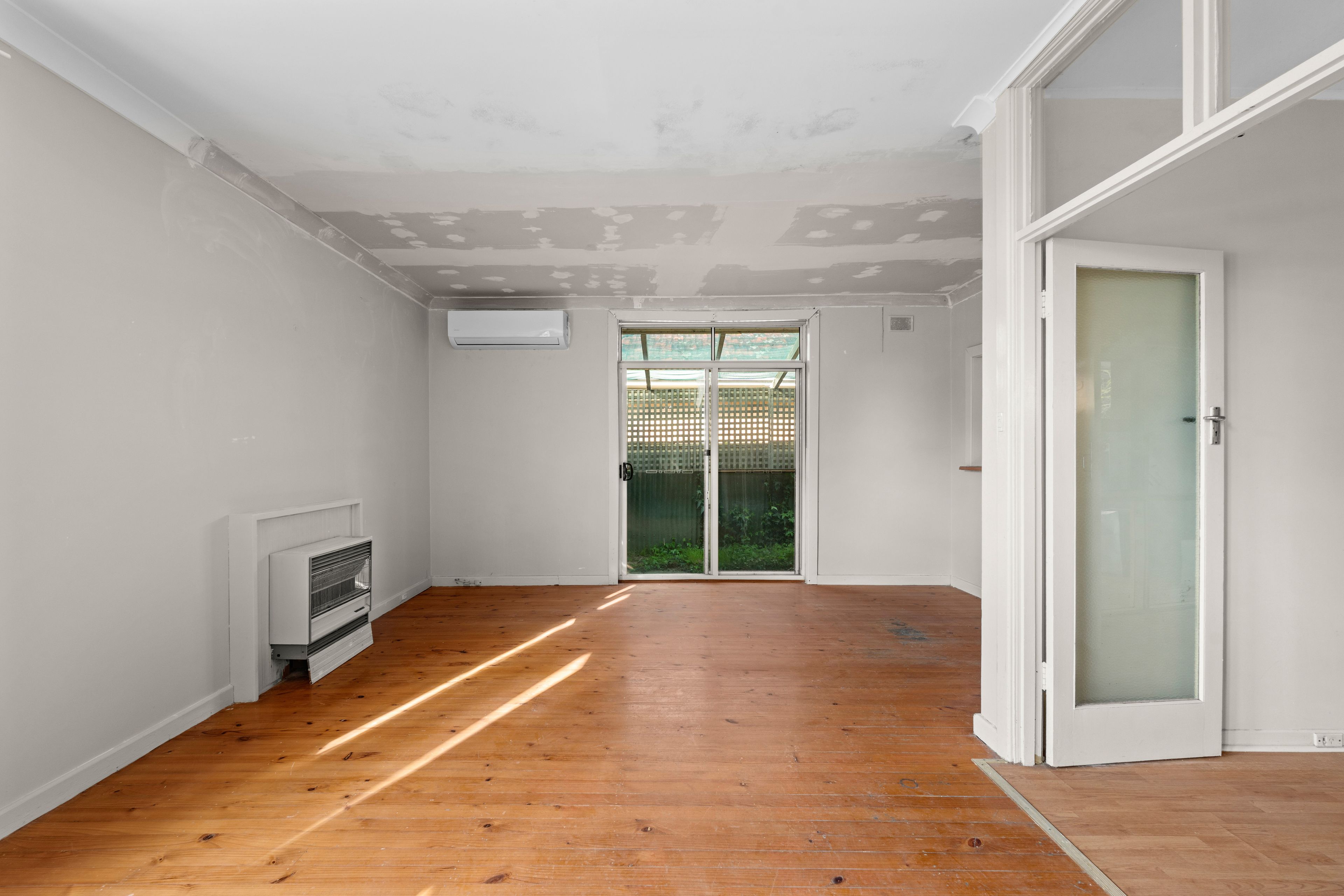 10 Warren Avenue — photo 4 of 17