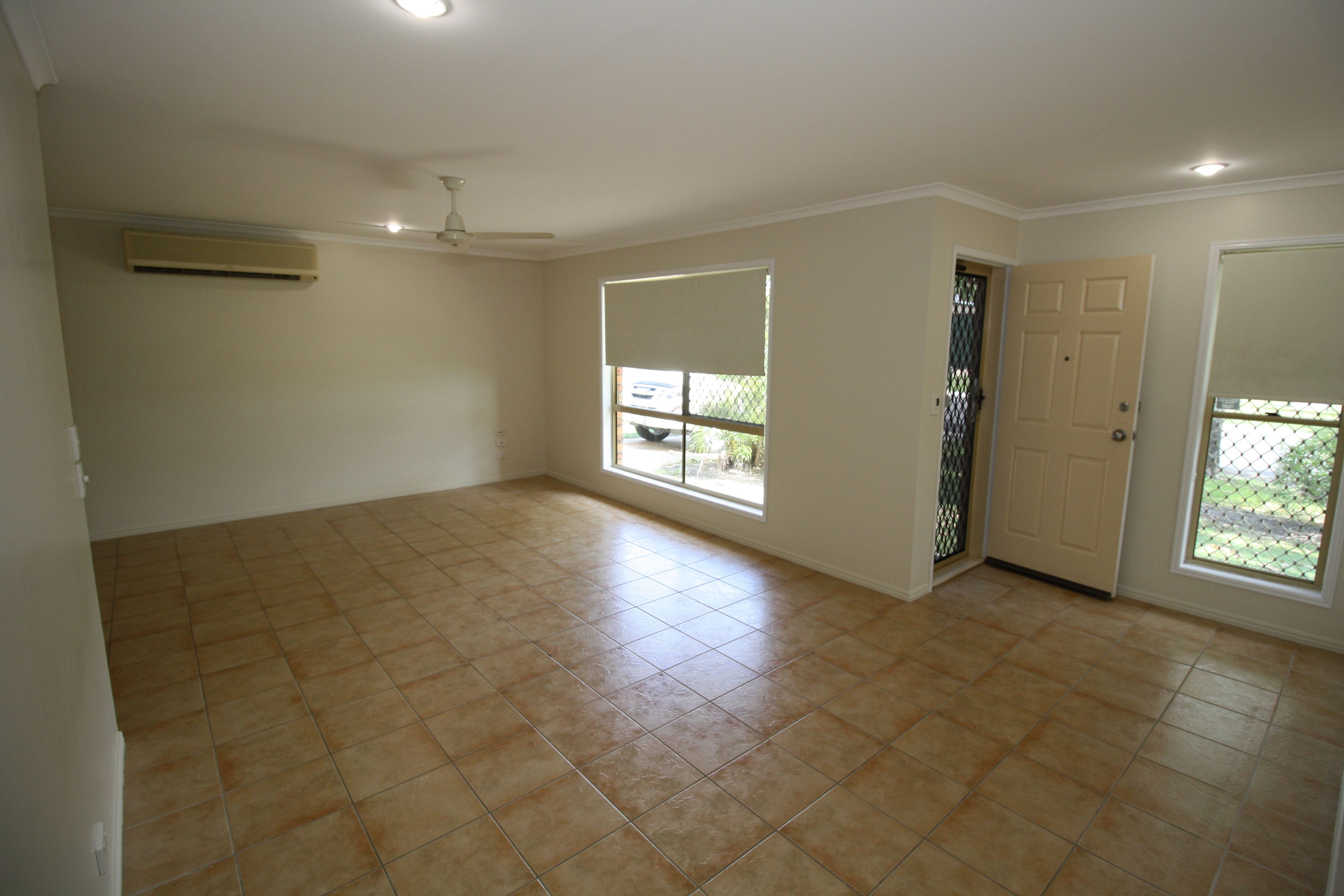 27 Twolyn Street, Urangan, QLD 4655