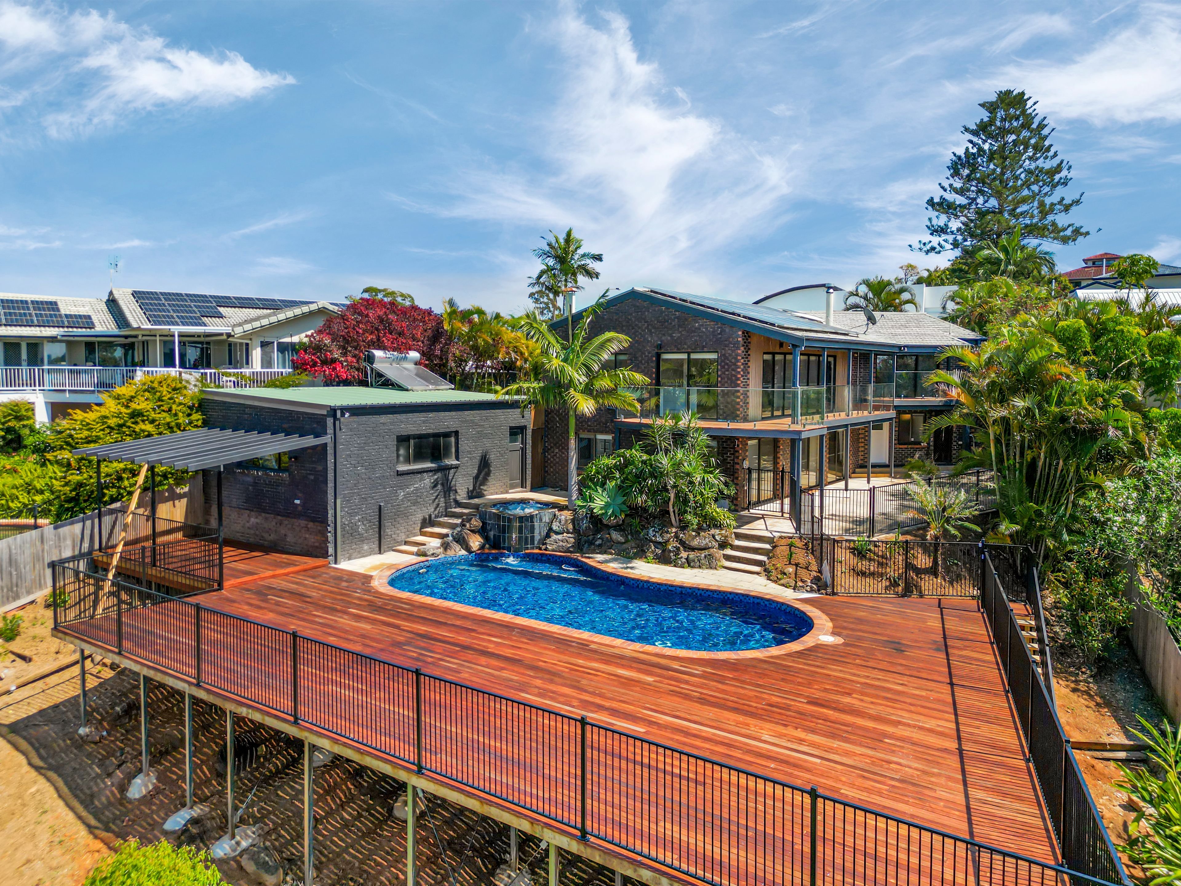 22 Summit Crescent, Carrara, QLD 4211