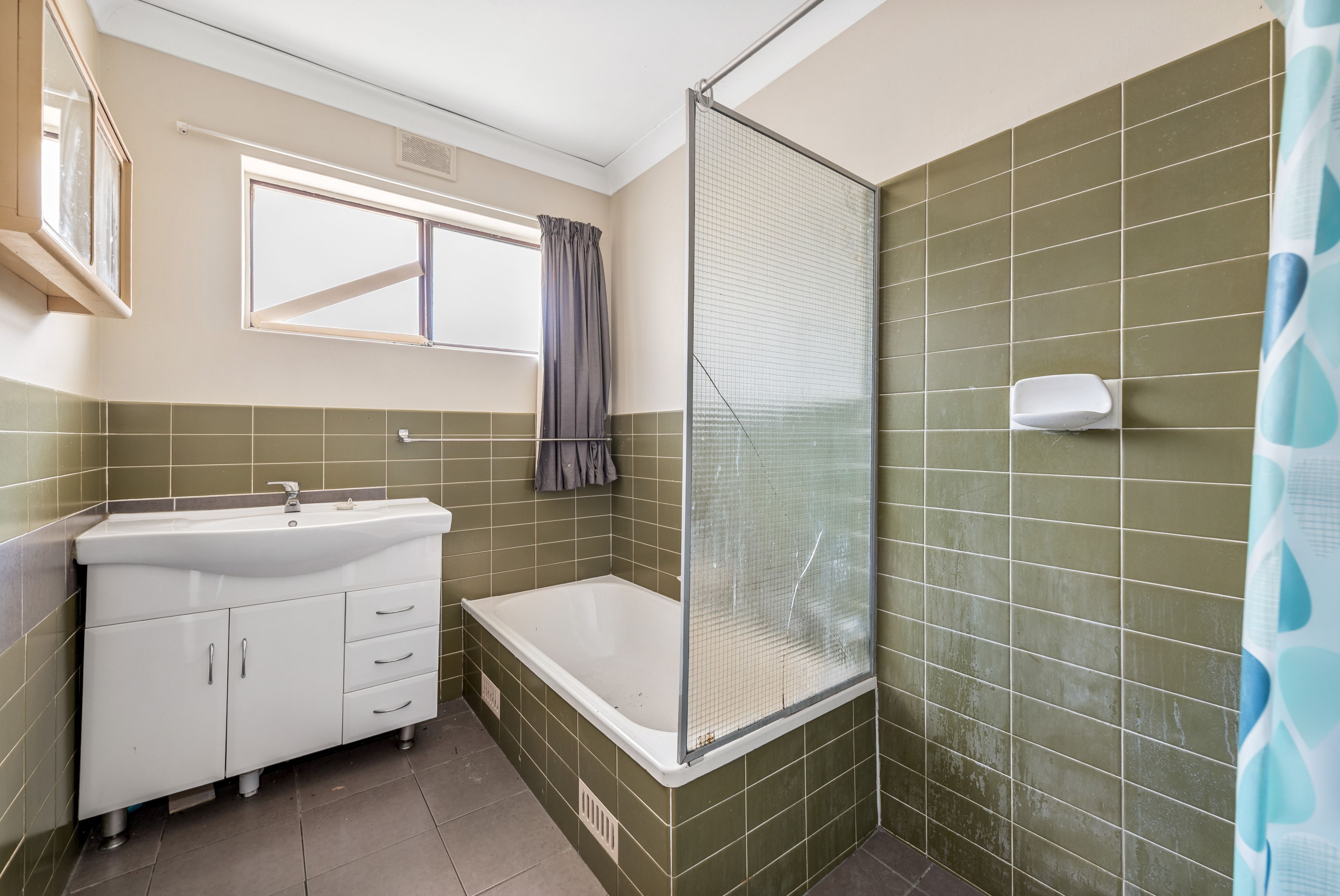 19 Laffers Crescent — photo 7 of 14