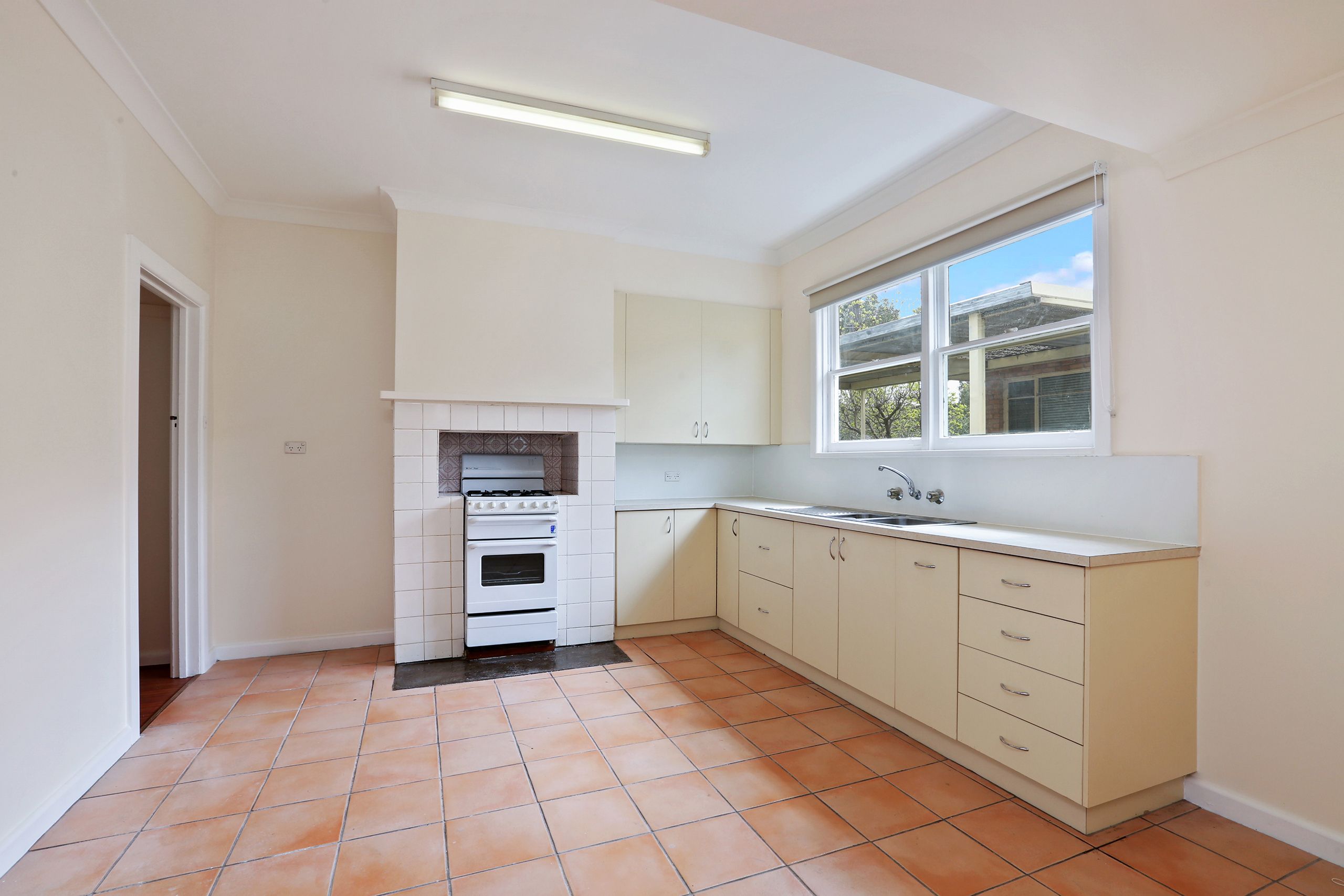 2 Seaforth Street, North Shore, VIC 3214