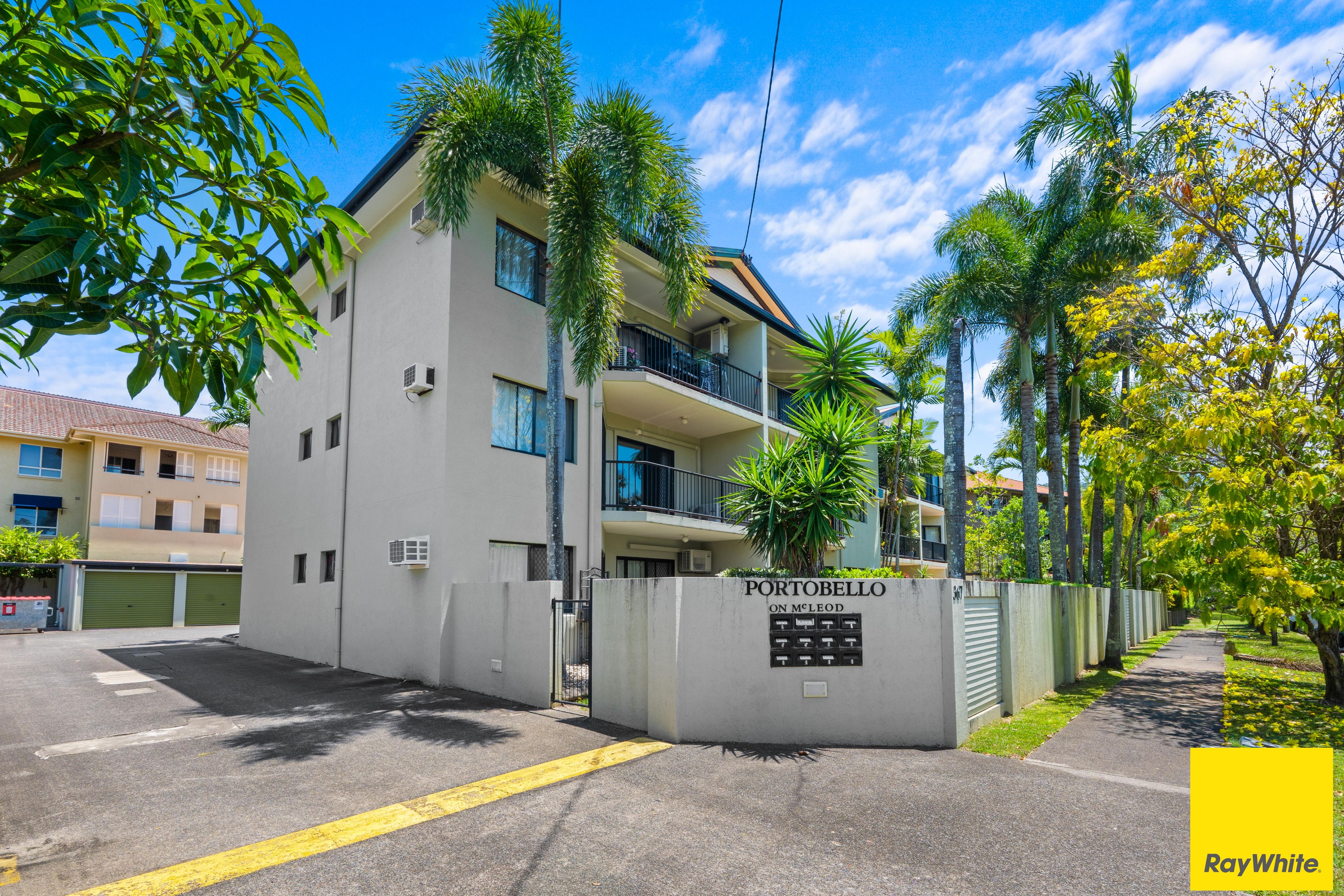 367-371 Mcleod Street, Cairns North QLD 4870