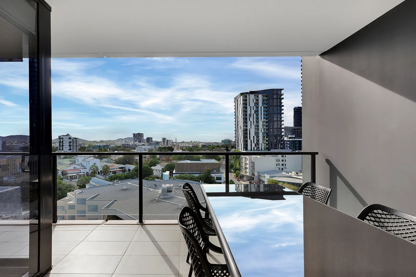 2083/9 Edmondstone Street, South Brisbane
