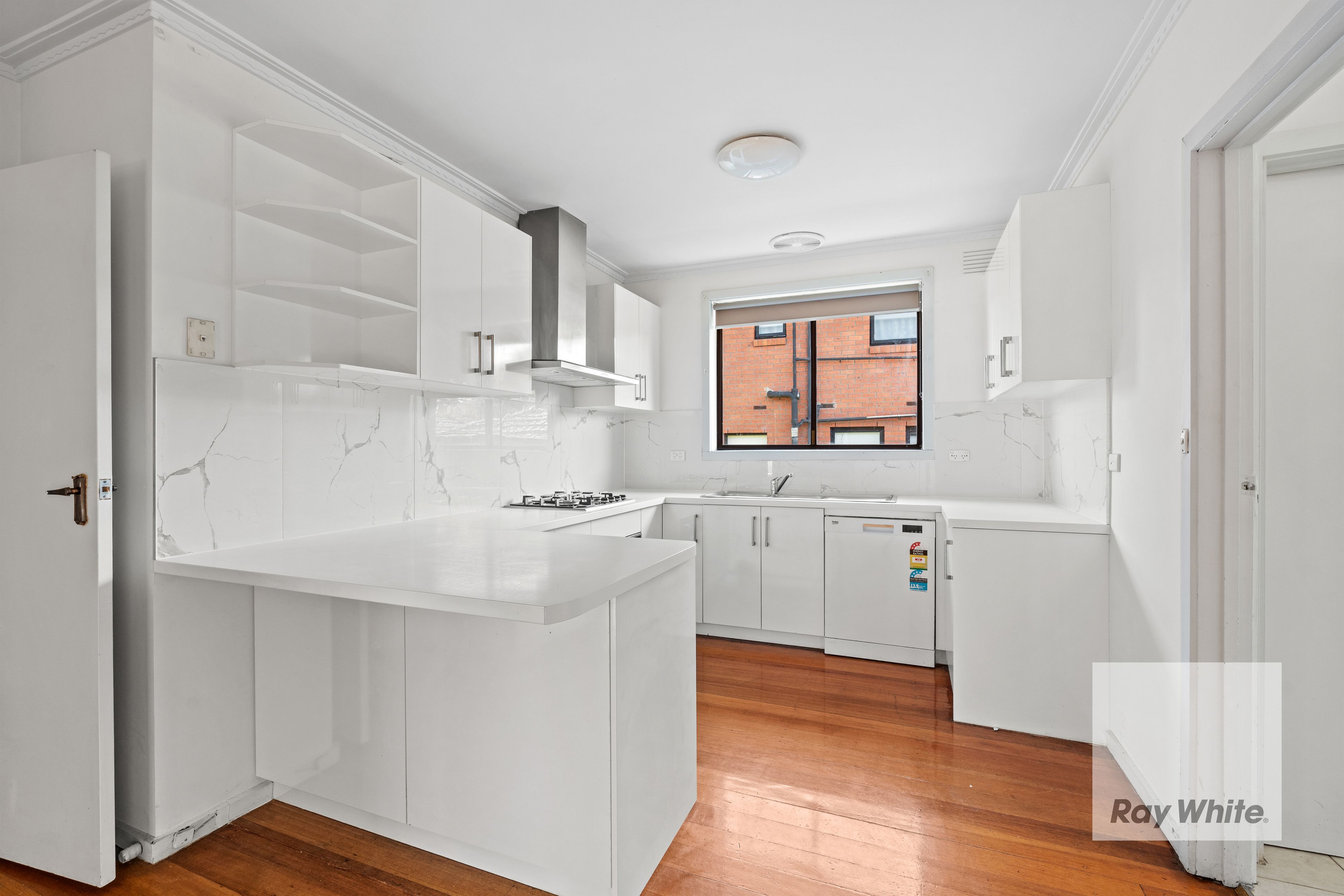 48 Taunton Drive — photo 8 of 12