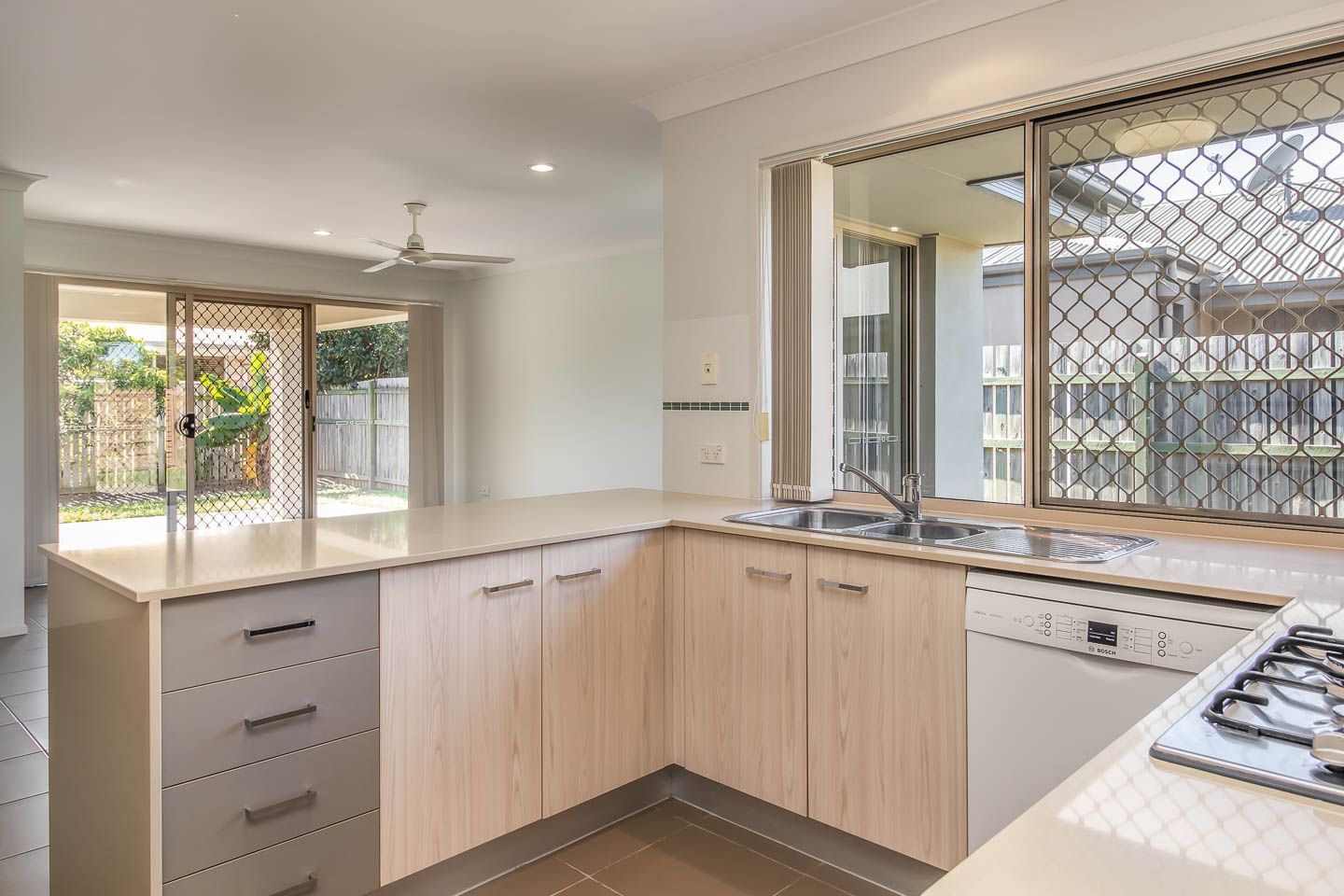 4 Captain Cook, Urraween, QLD 4655