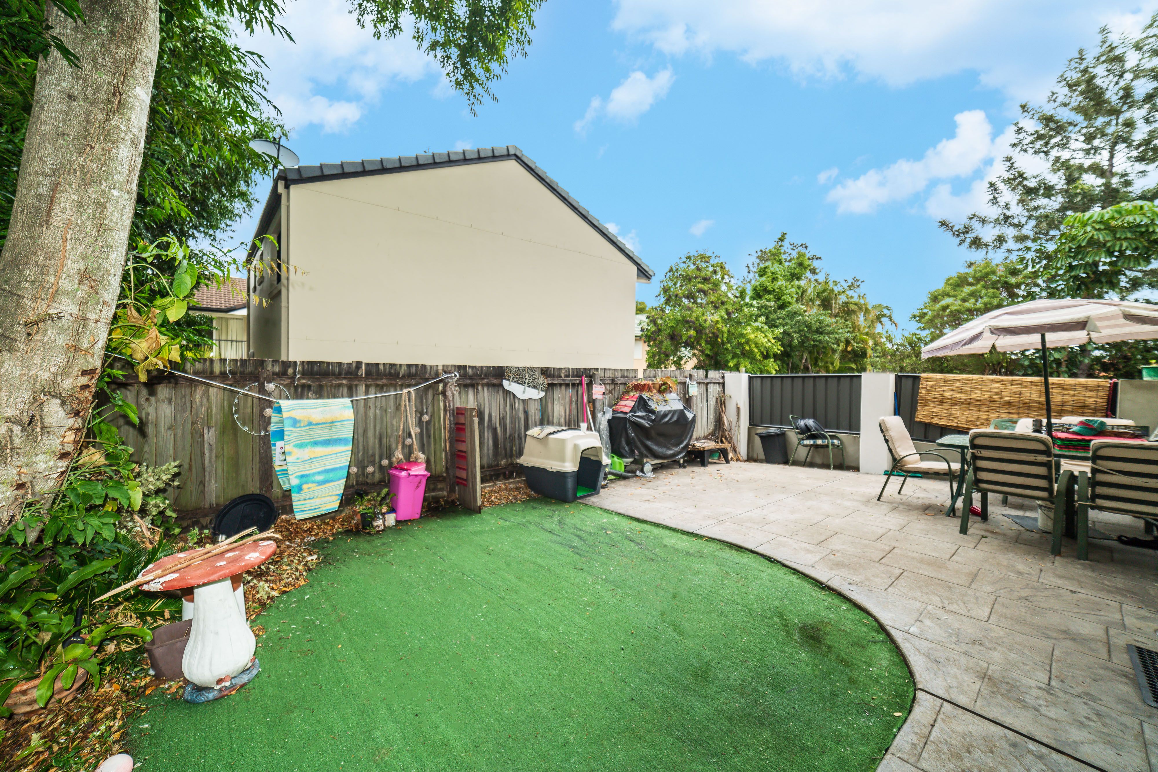 2/74 Pohlman Street, Southport, QLD 4215