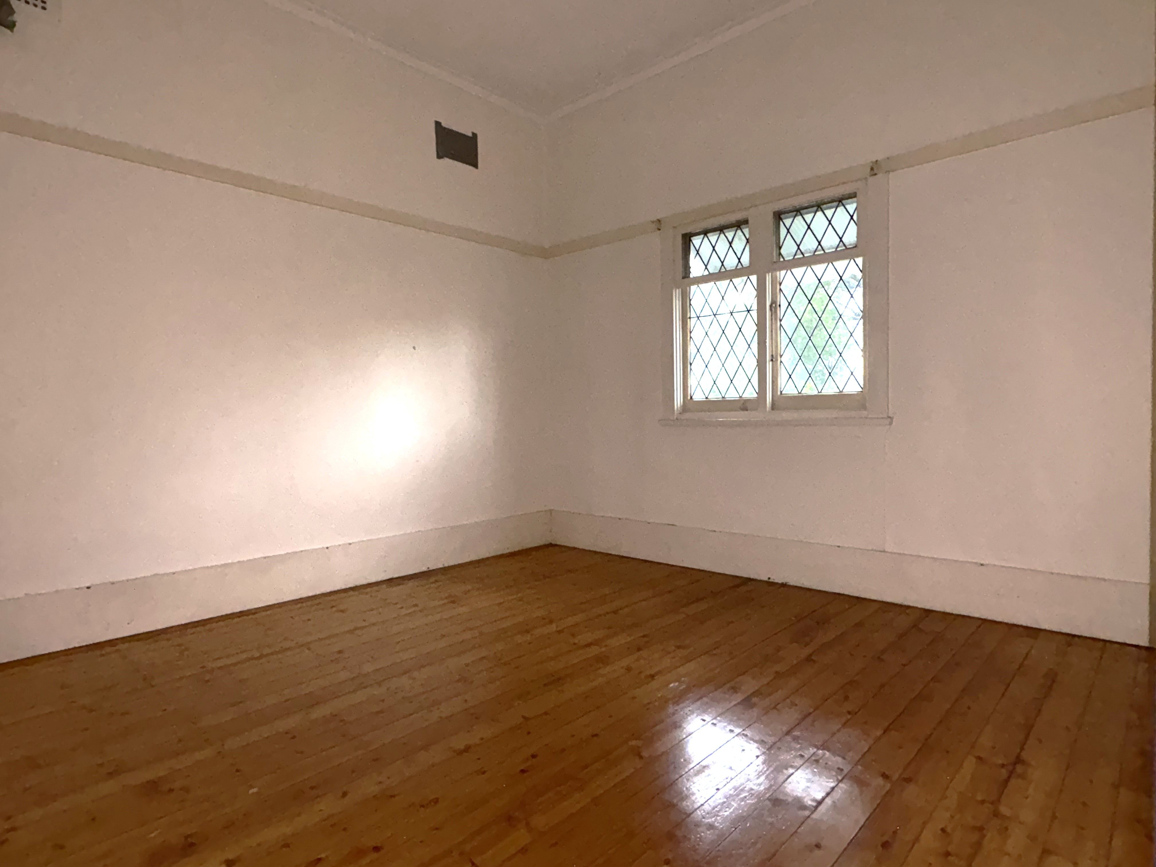 114 Permanent Avenue — photo 3 of 10