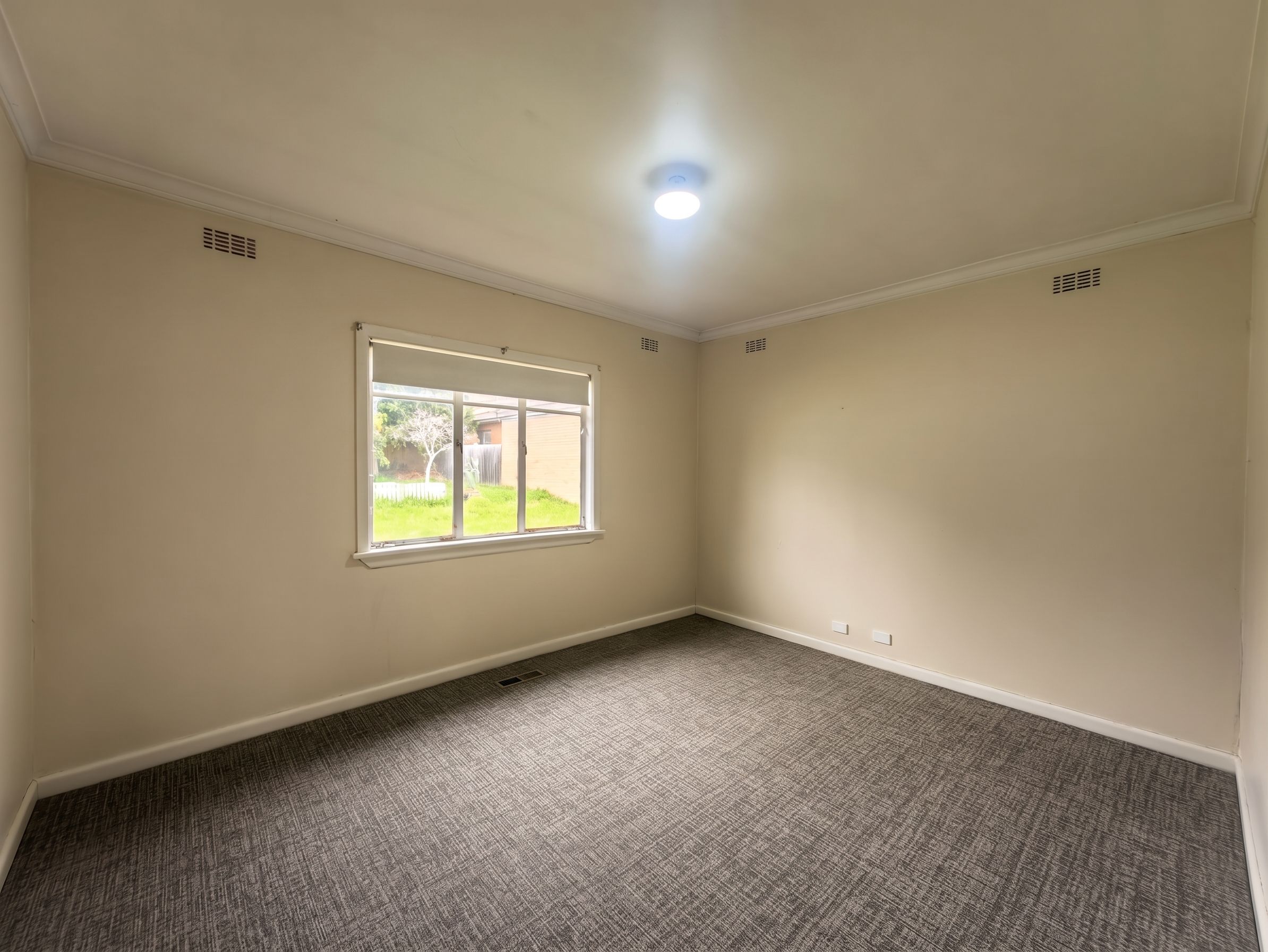 12 Elizabeth Street — photo 4 of 6